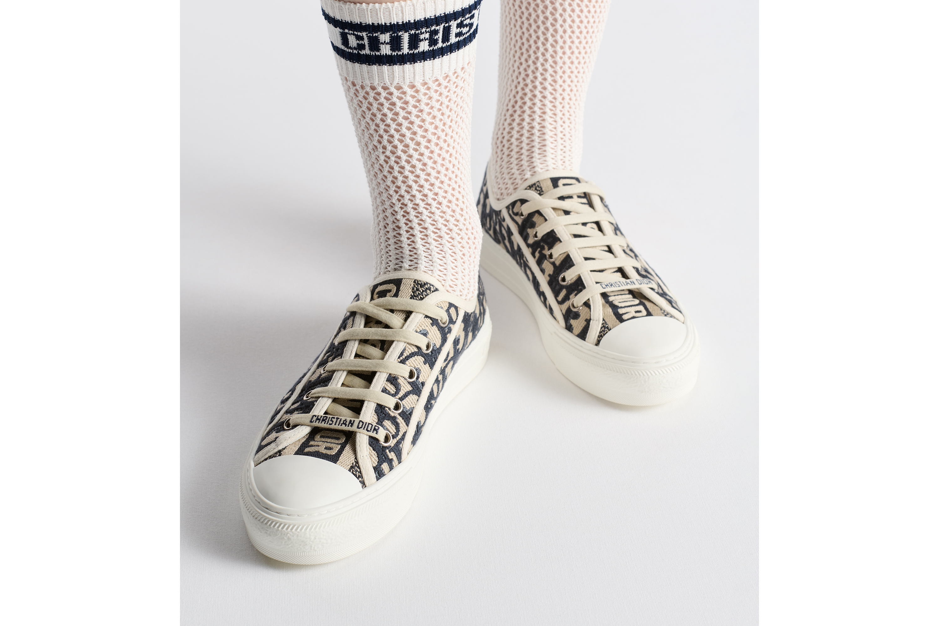 look_image_alt_prefix Walk'n'Dior 运动鞋 深蓝色棉质刺绣面料 Oblique 印花 E15