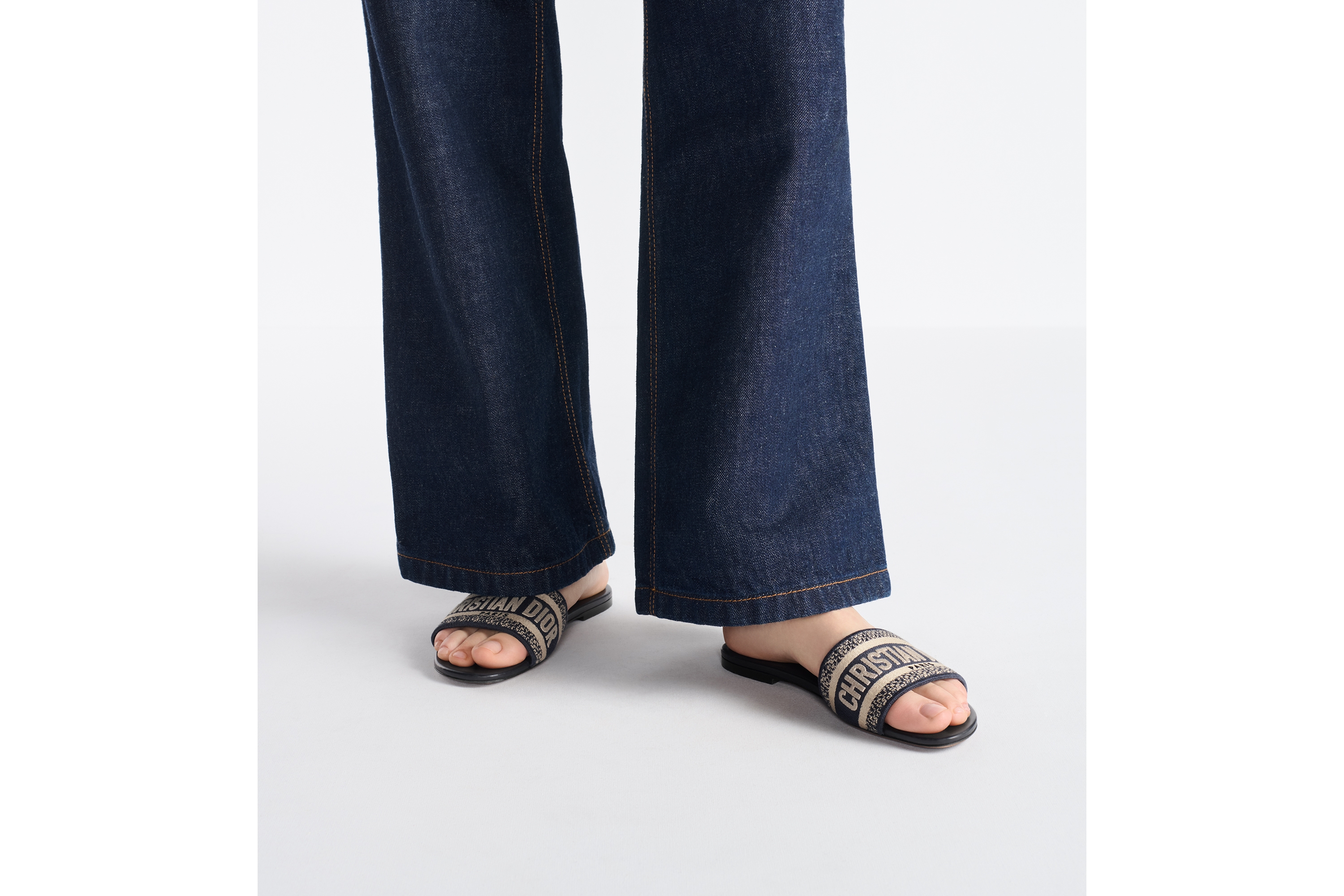 Dway 棉质凉拖 深蓝色棉质刺绣面料 E14