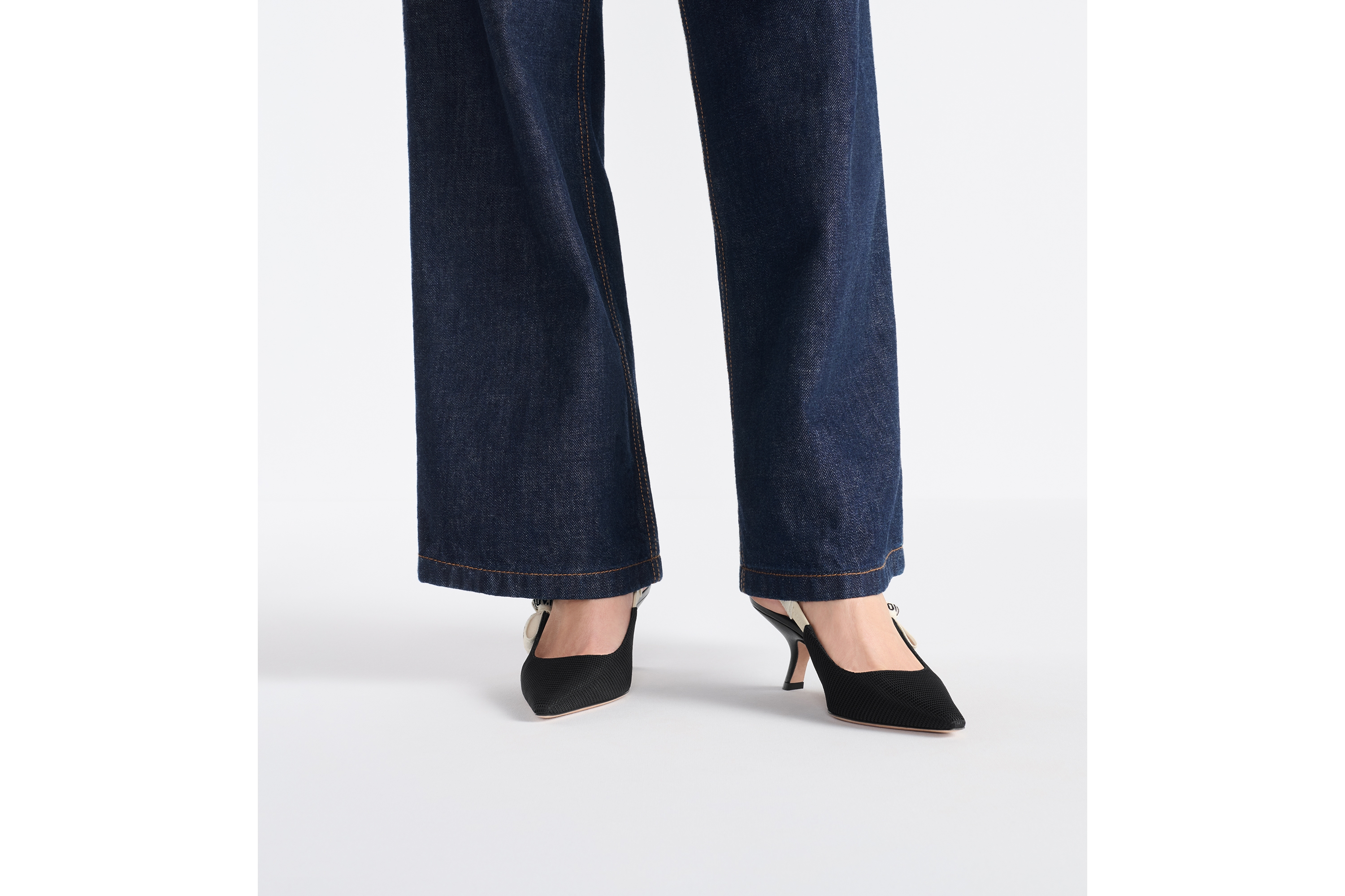 look_image_alt_prefix J'Adior 露跟高跟鞋 黑色科技面料 E14