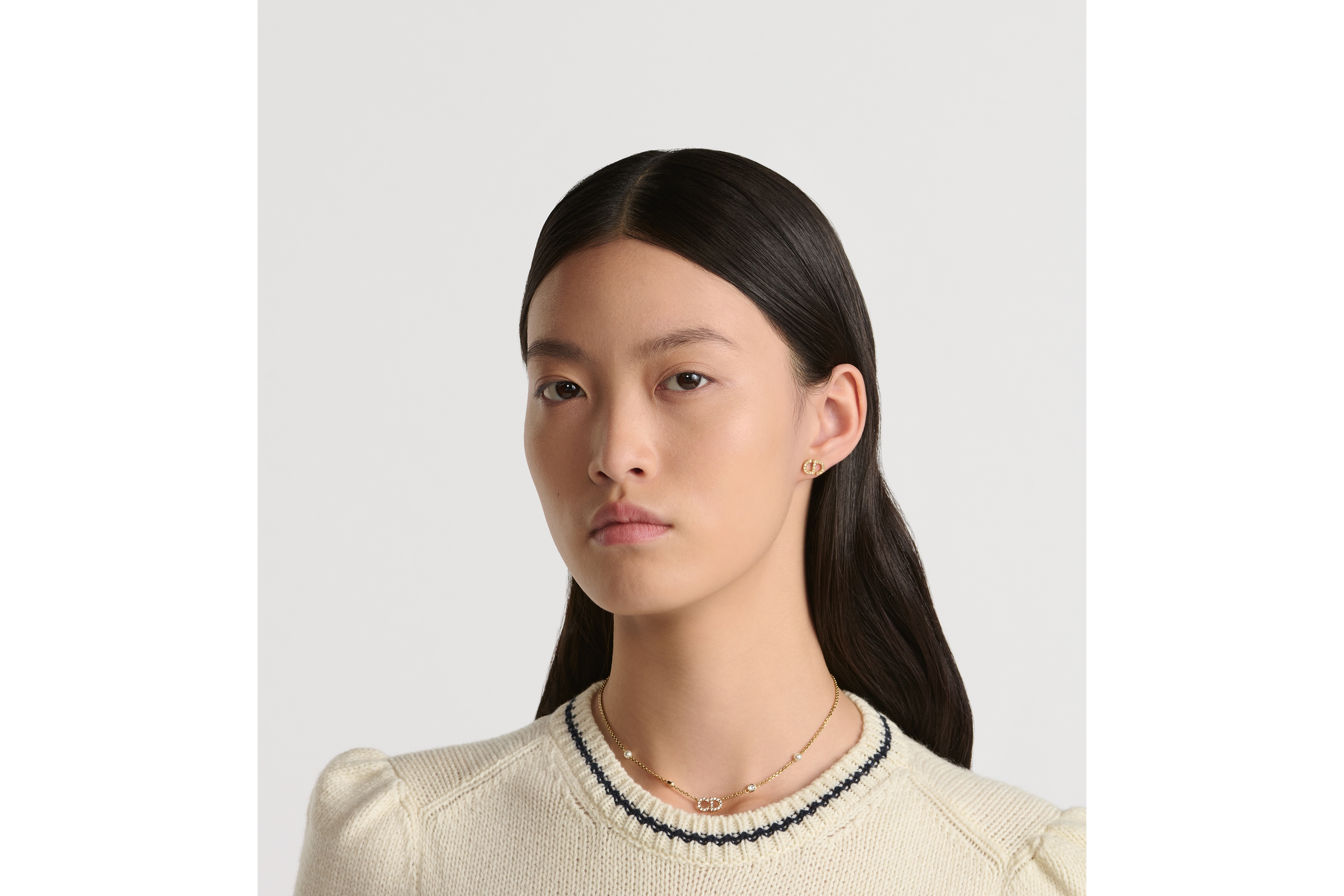 look_image_alt_prefix Clair D Lune 项链 金色饰面金属、白色树脂珠饰和闪亮晶体装饰 E07