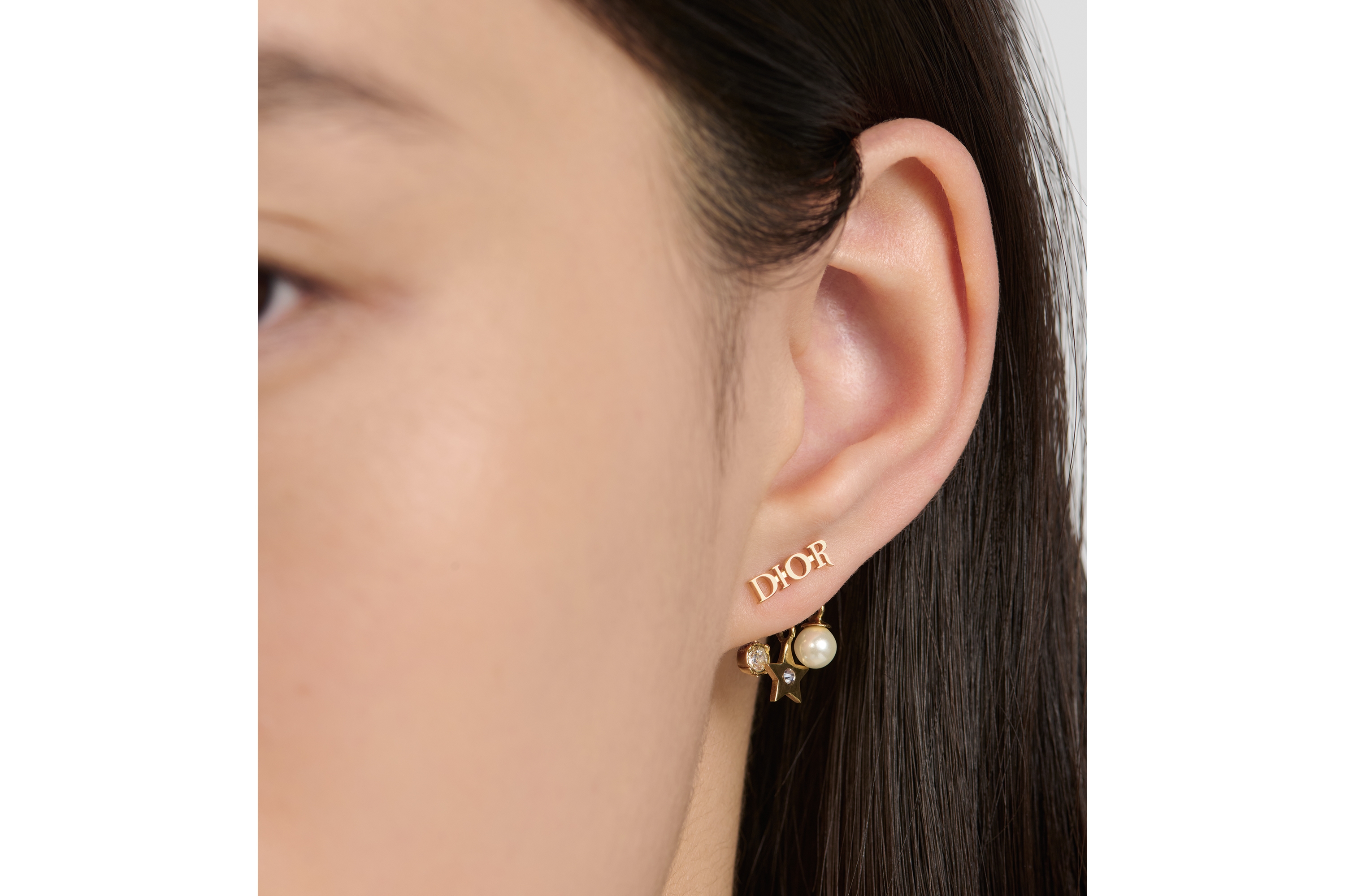 look_image_alt_prefix Dio(r)evolution 耳环 金色饰面金属、白色树脂珠饰和闪亮晶体装饰 E07