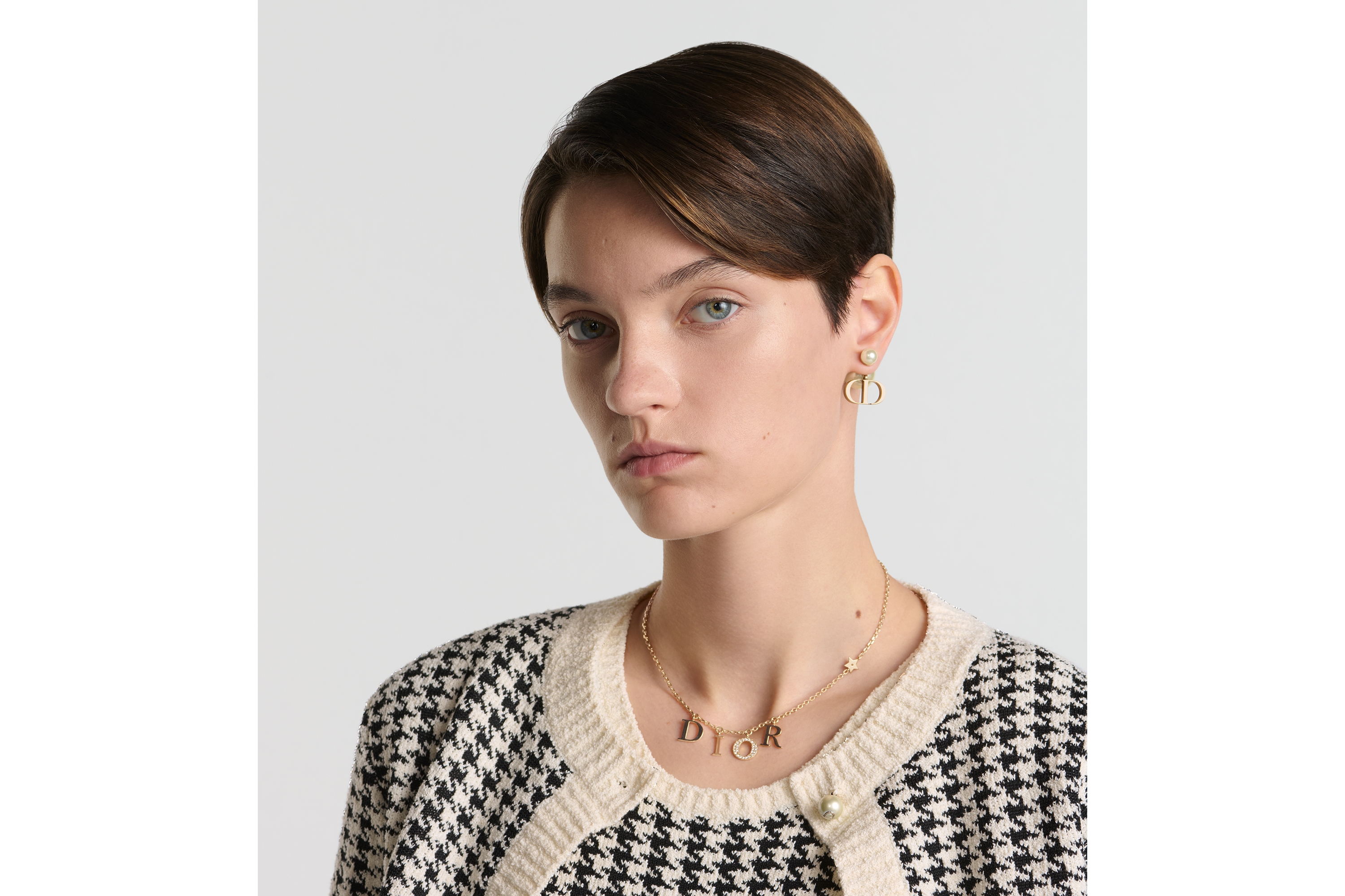 look_image_alt_prefix Dio(r)evolution 项链 金色饰面金属和闪亮晶体装饰 E07