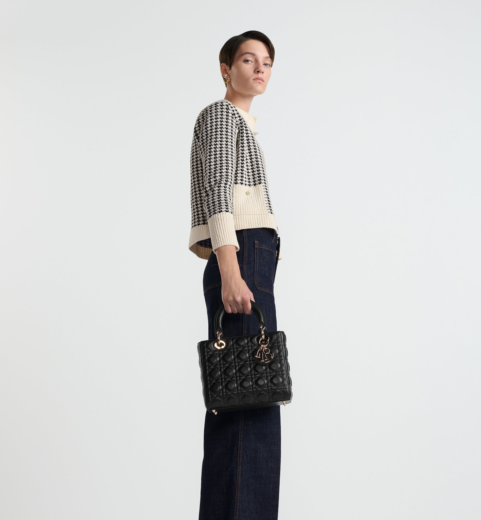 中号Lady Dior 手袋黑色羊皮革藤格纹| DIOR 中号Lady Dior 手袋黑色羊皮革藤格纹| DIOR