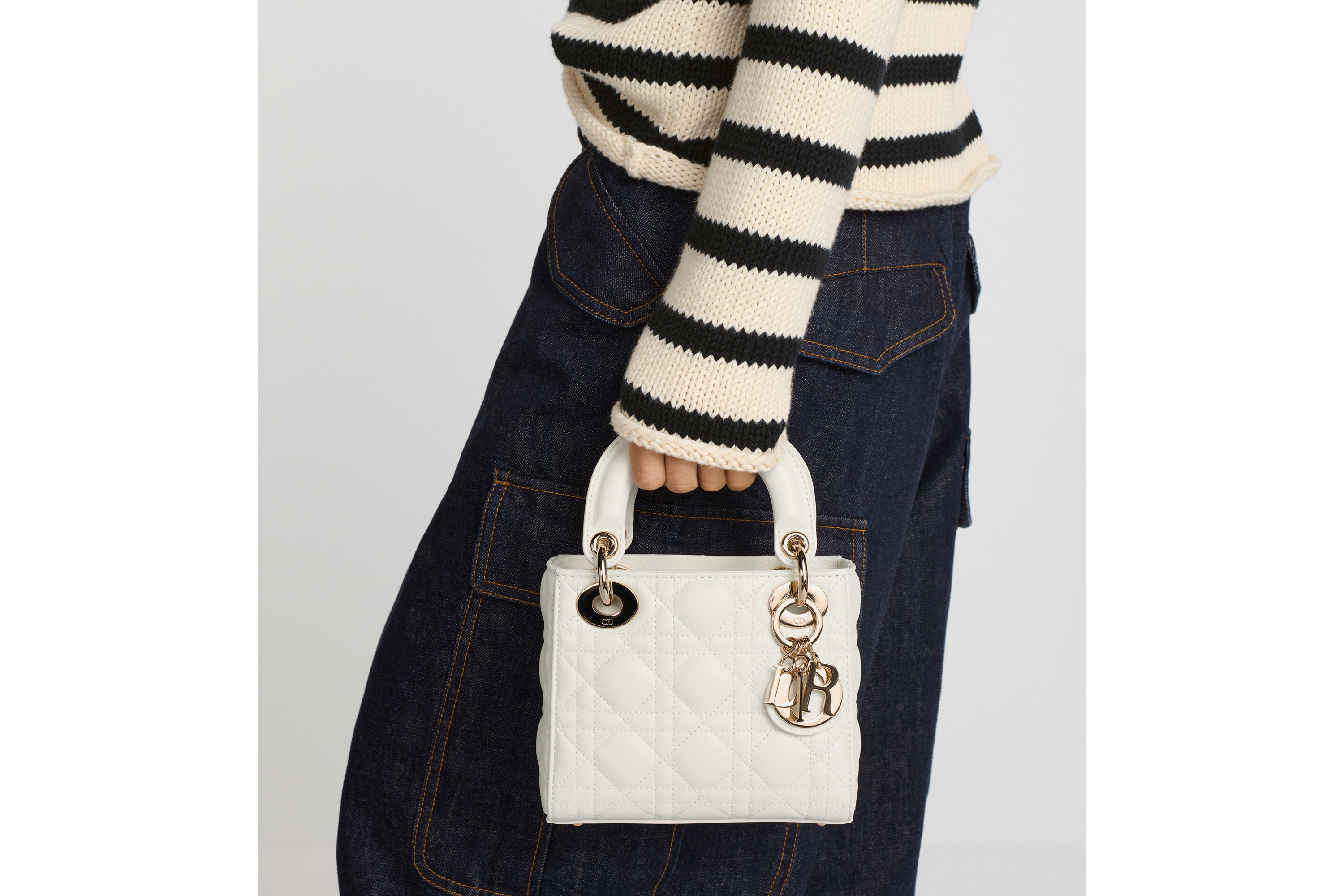 look_image_alt_prefix 迷你 Lady Dior 手袋 奶白色羊皮革藤格纹 E10