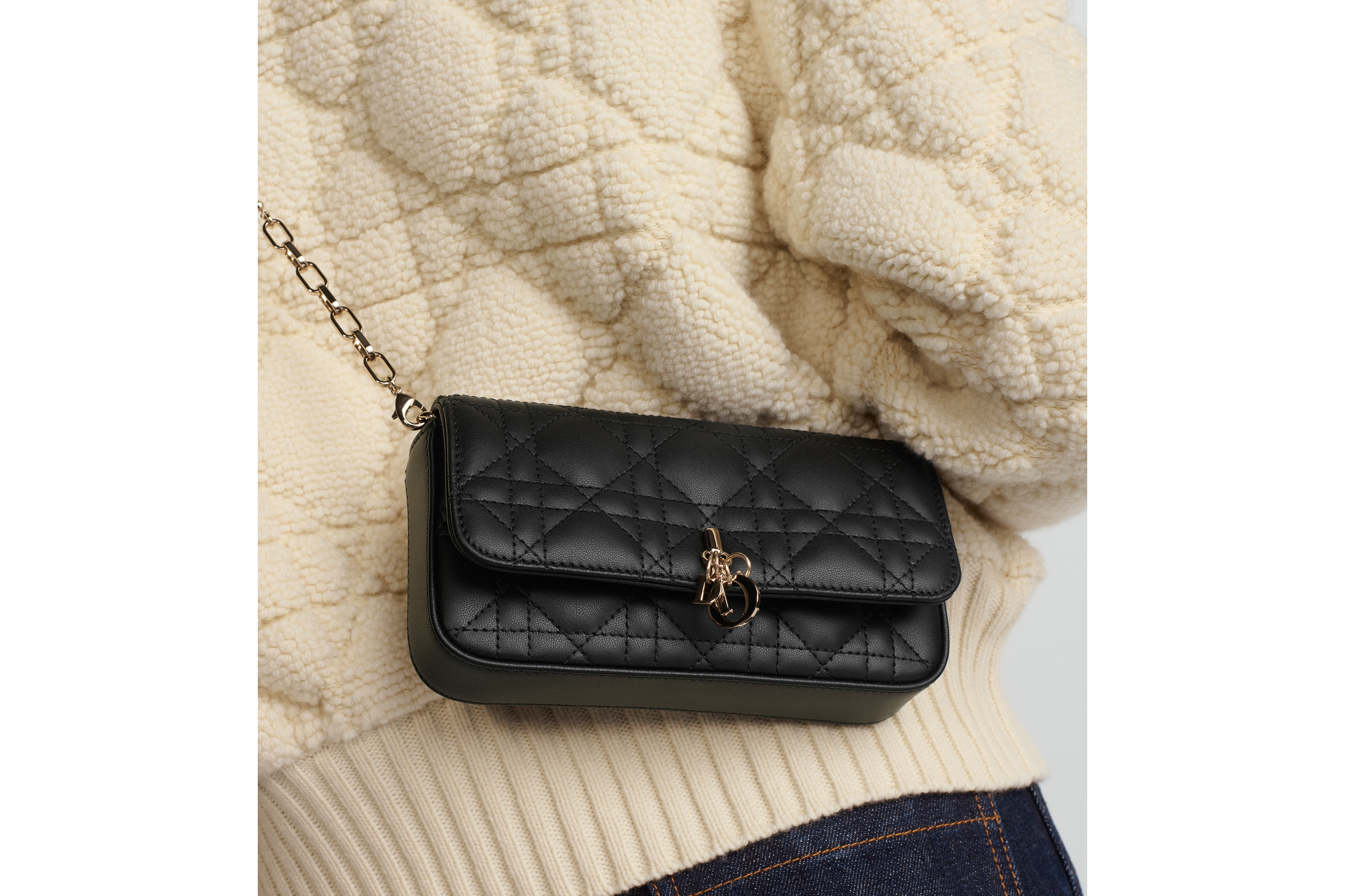 look_image_alt_prefix My Dior - Dior Talk 手机包 黑色羊皮革藤格纹 E17