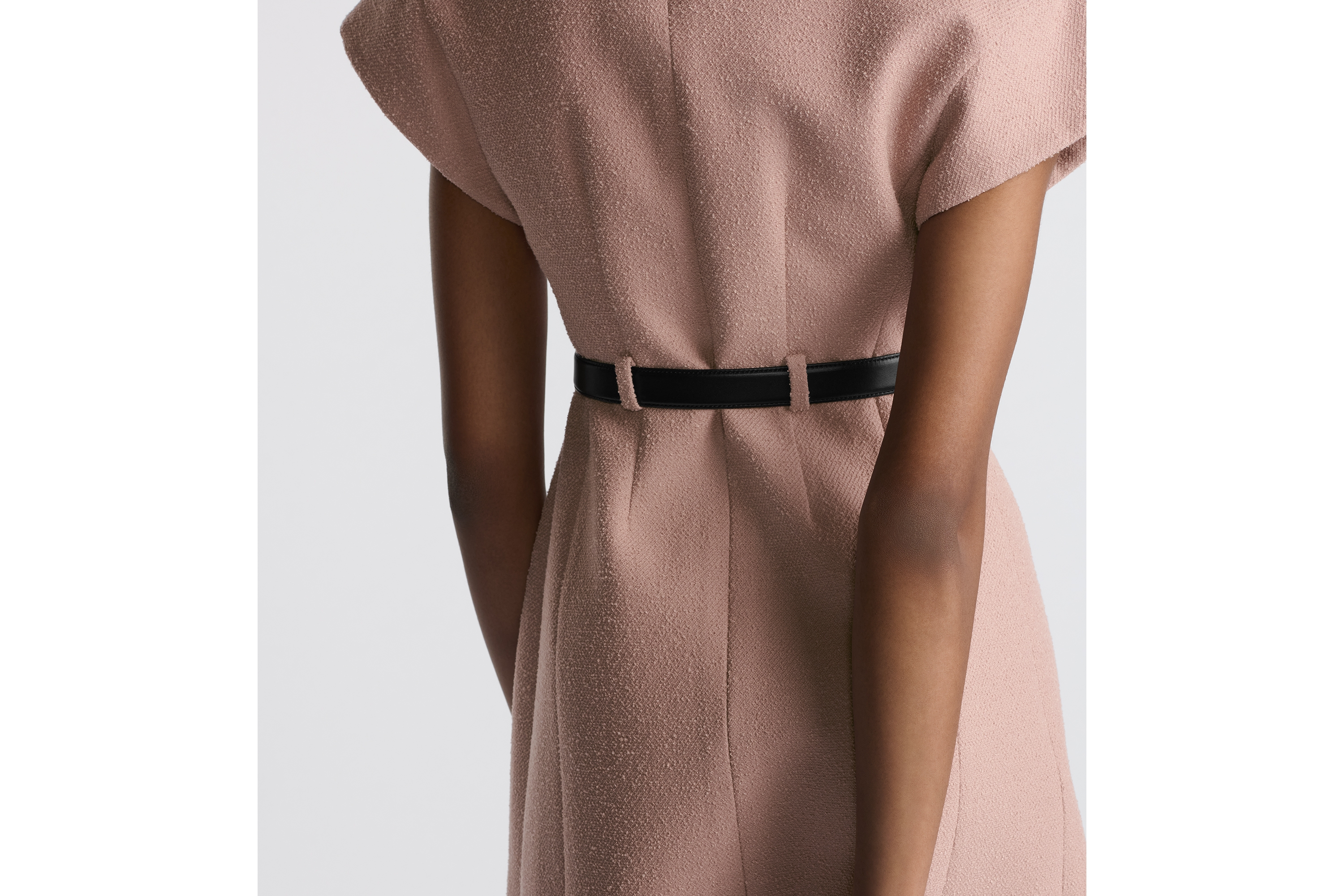 look_image_alt_prefix 短款连衣裙 桃花粉色绵羊毛混纺毛圈花式线面料搭配腰带 E06