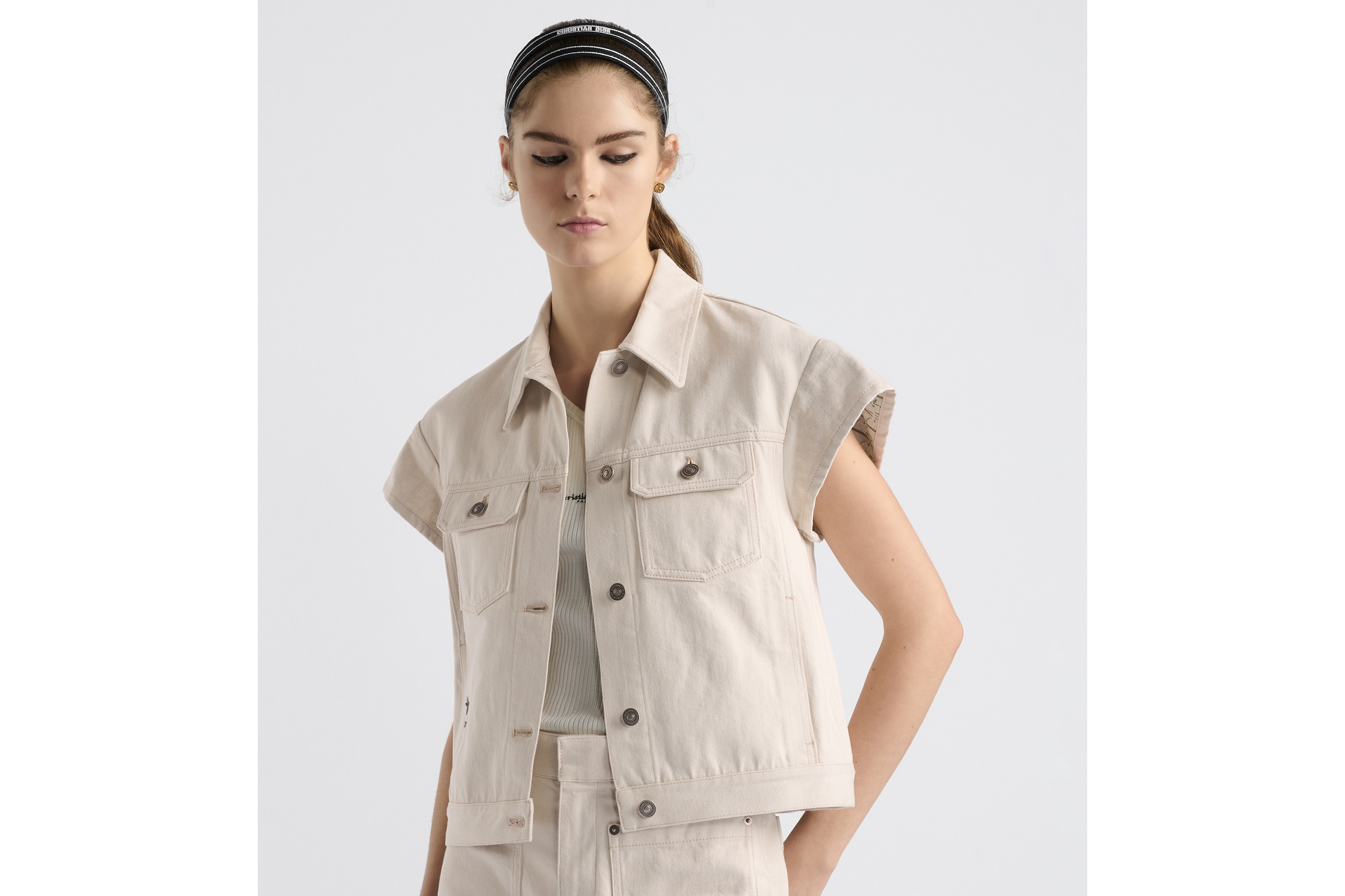 look_image_alt_prefix 外套 米白色棉质牛仔布 Oblique 印花内部搭配盖袖 E04