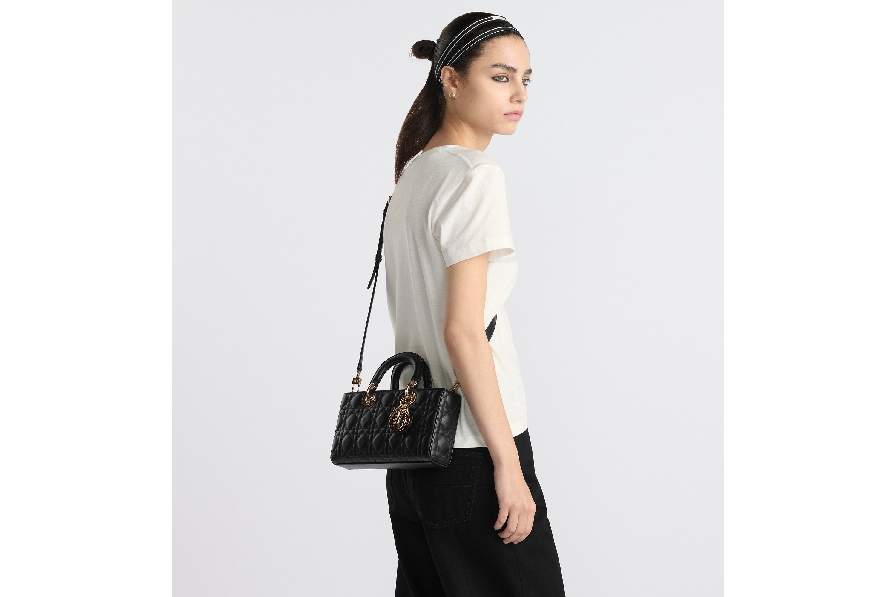 look_image_alt_prefix 中号 Lady D-Joy 手袋 黑色羊皮革藤格纹 E06