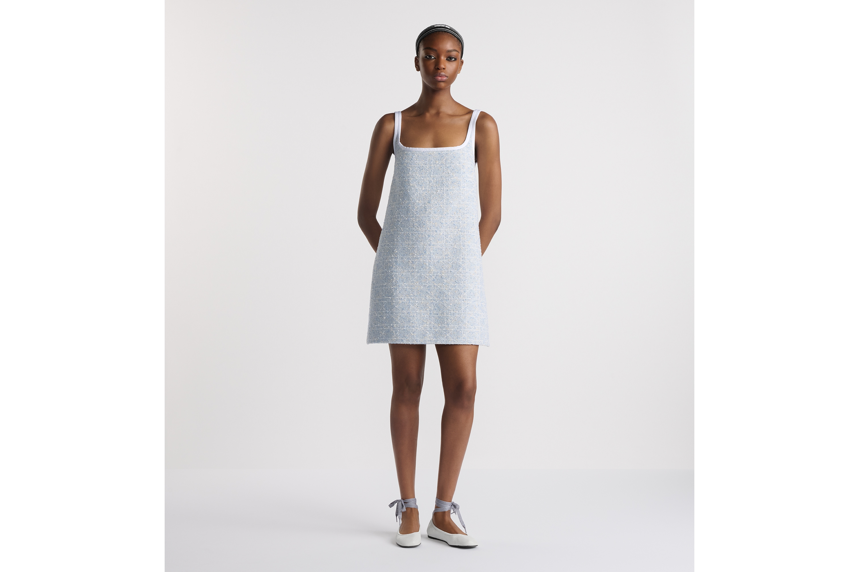 短款喇叭形连衣裙 天蓝色和白色棉质混纺粗花呢藤格纹 E01