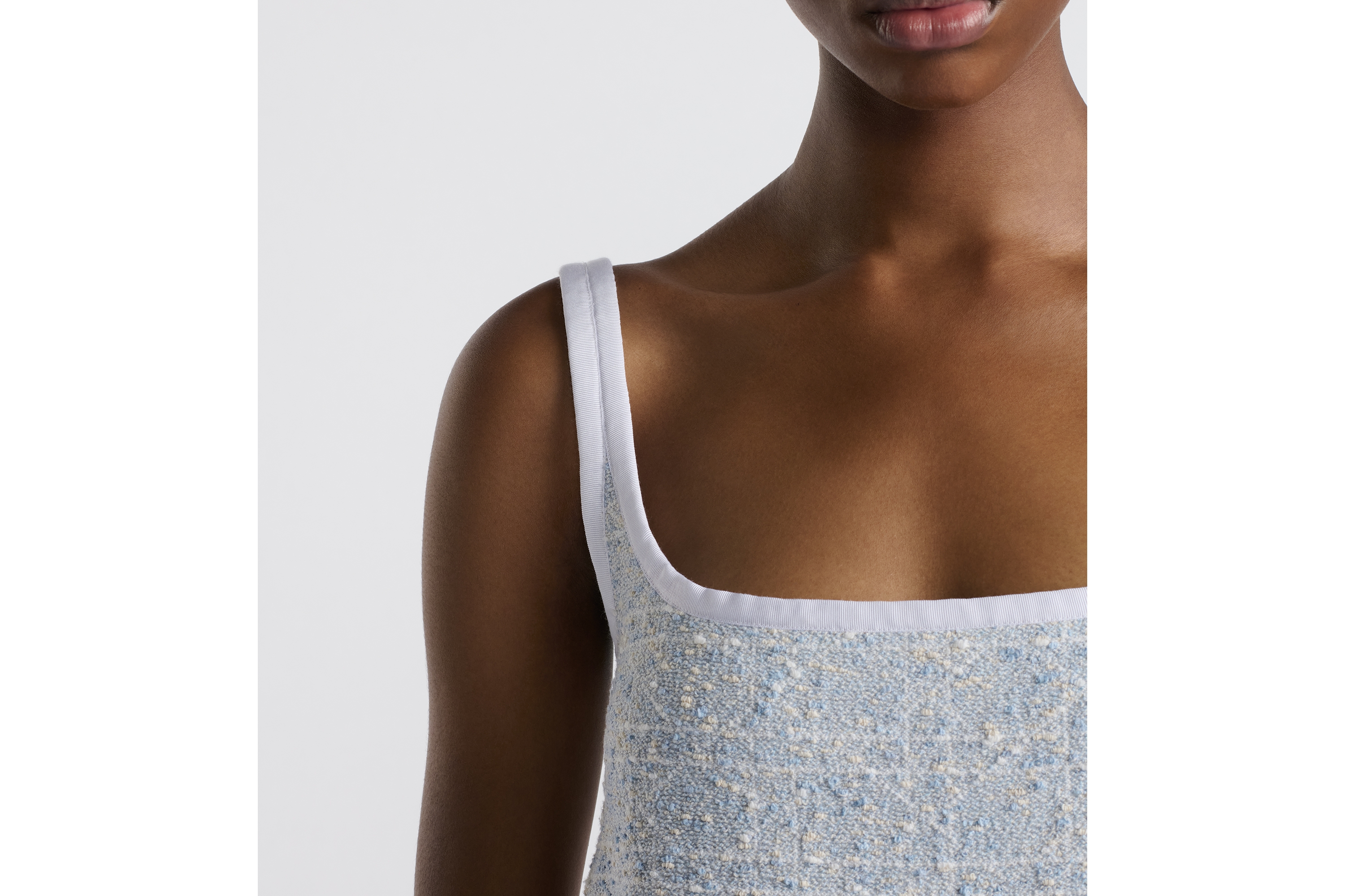 短款喇叭形连衣裙 天蓝色和白色棉质混纺粗花呢藤格纹 E04