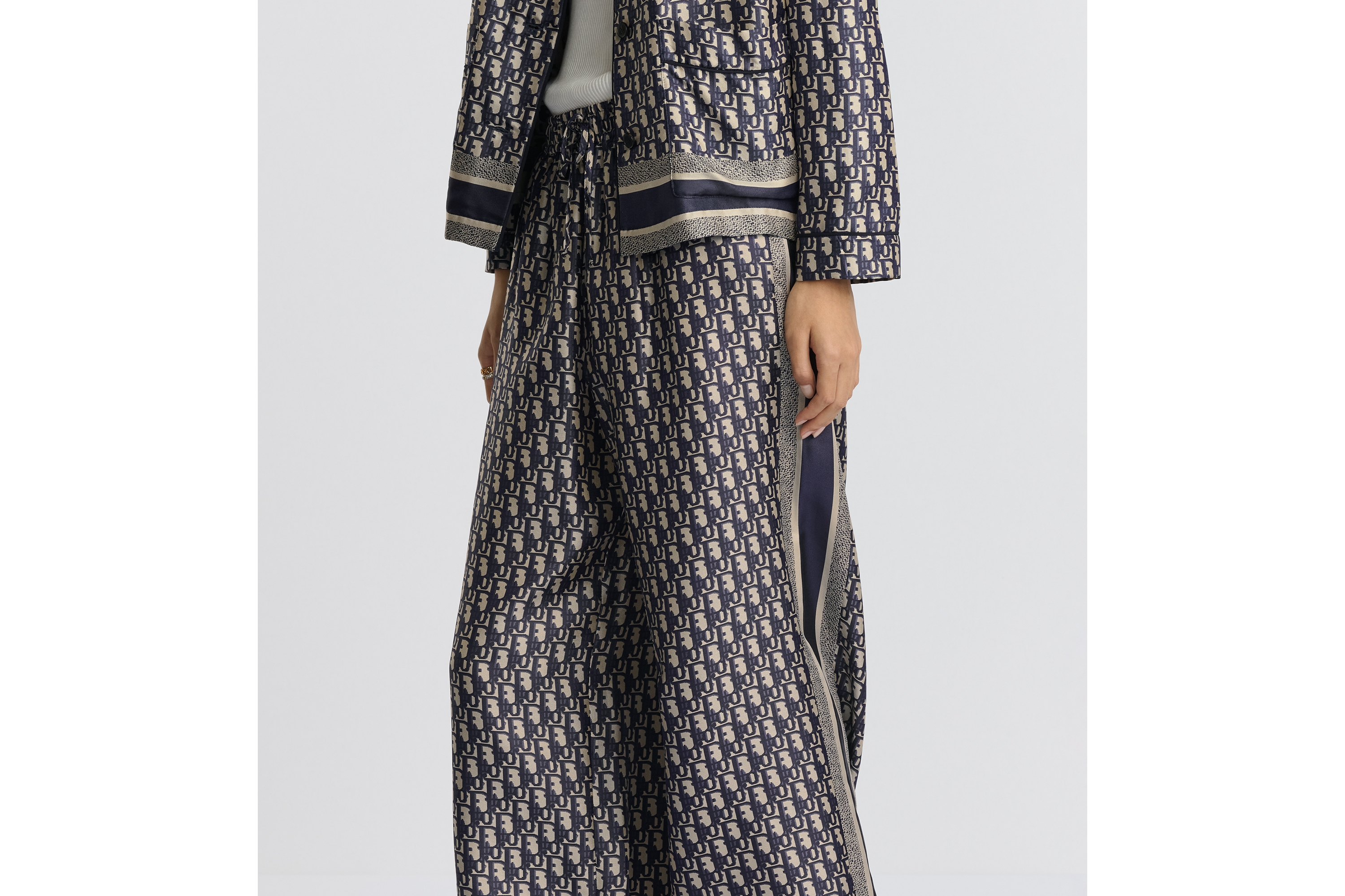 look_image_alt_prefix Dior Chez Moi 长裤 蓝色桑蚕丝斜纹面料 Oblique 印花 E10