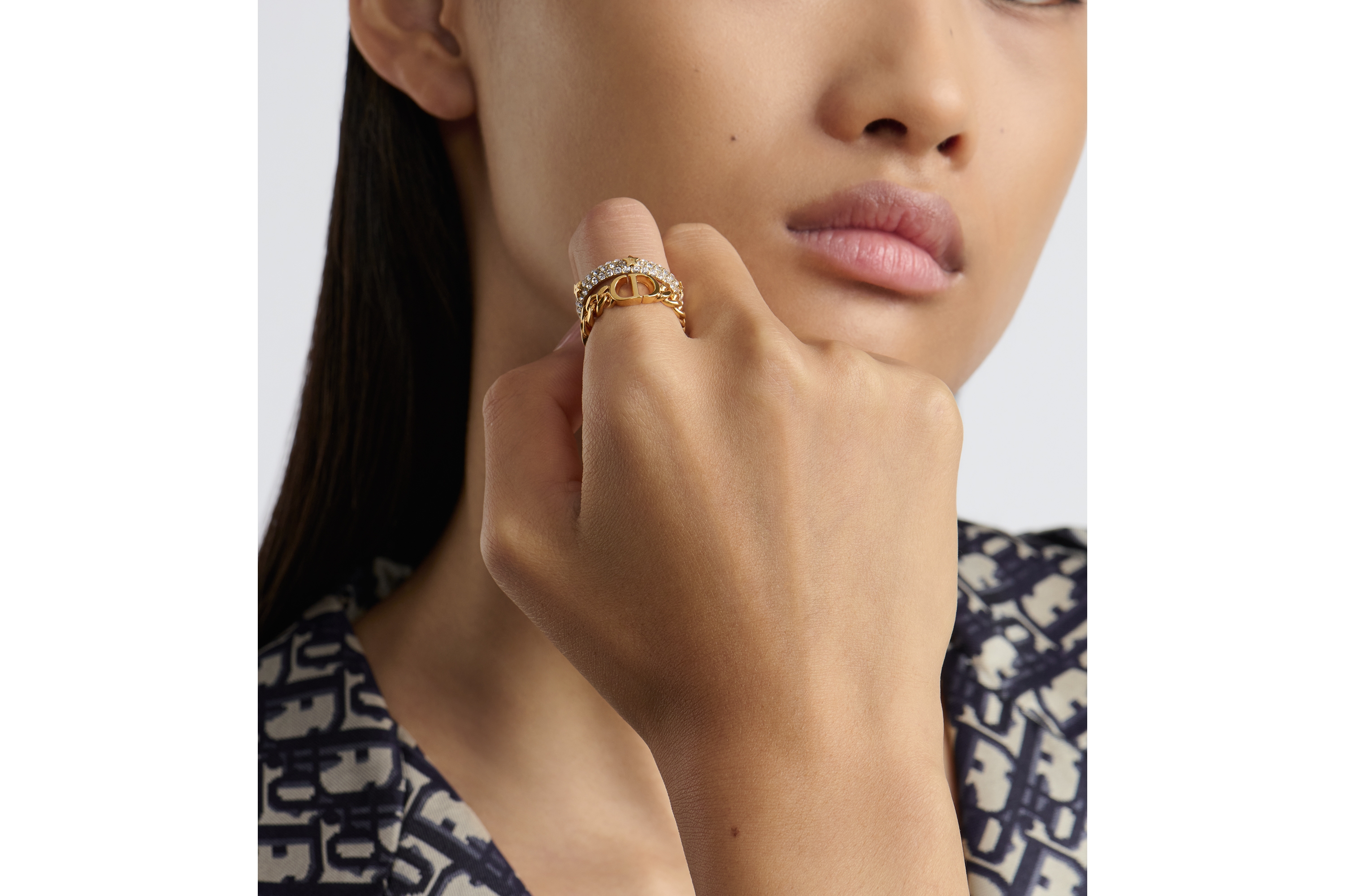 look_image_alt_prefix Petit CD 戒指套装 金色饰面金属和白色仿水晶装饰 E11