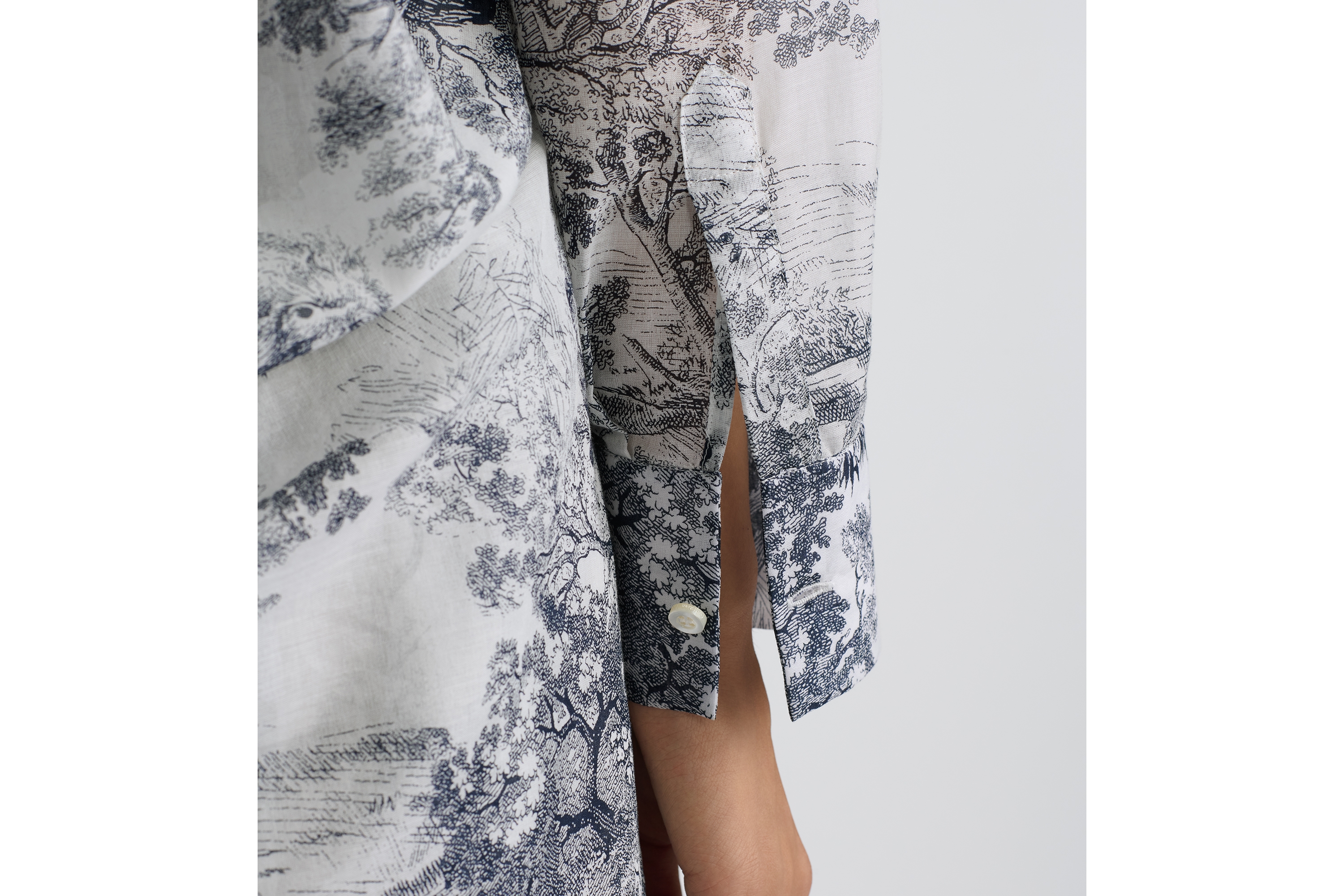 look_image_alt_prefix 长款衬衫 白色茹伊印花棉质薄纱 E17