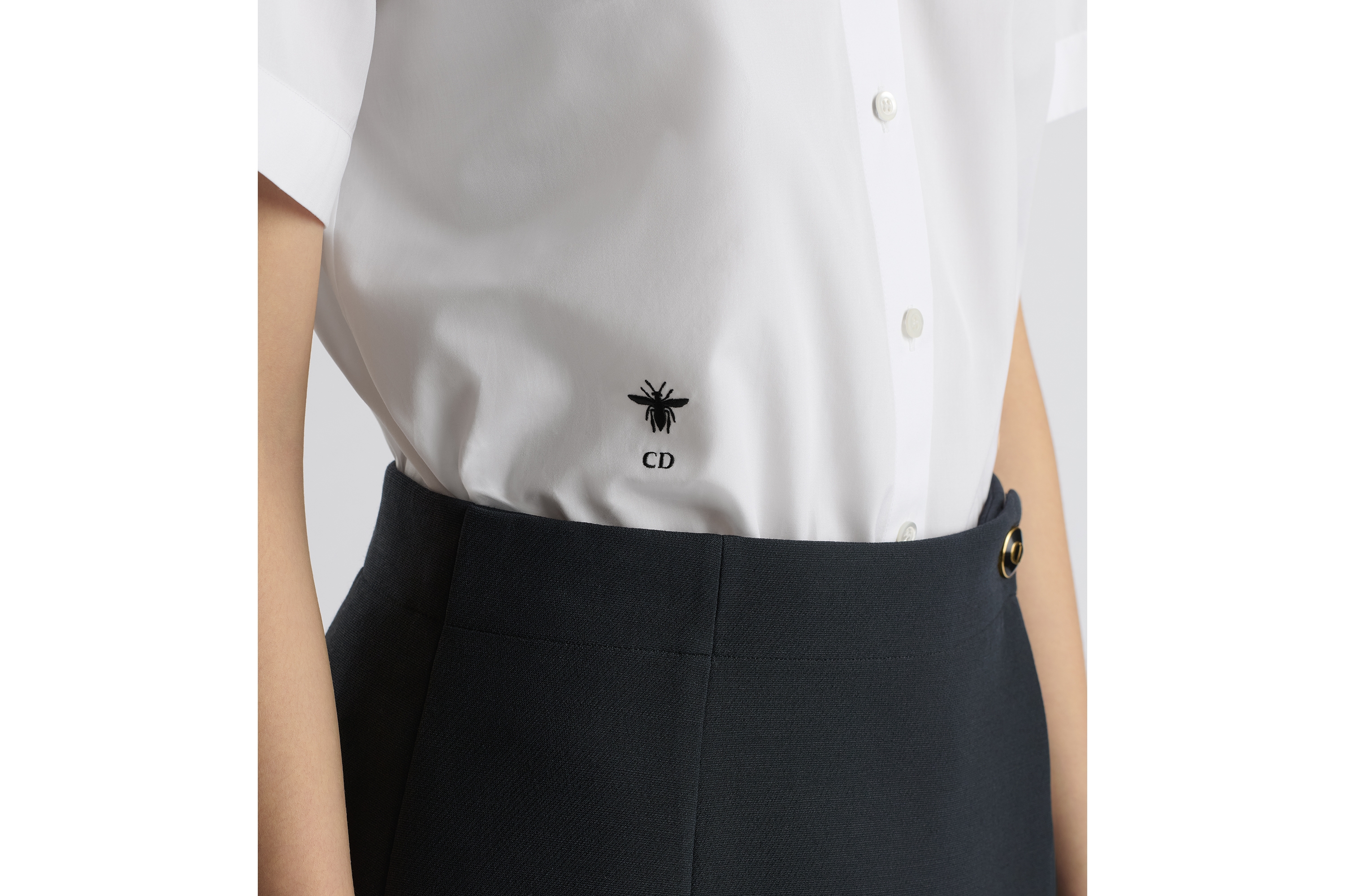 look_image_alt_prefix 短款系扣衬衫 白色棉府绸 E13