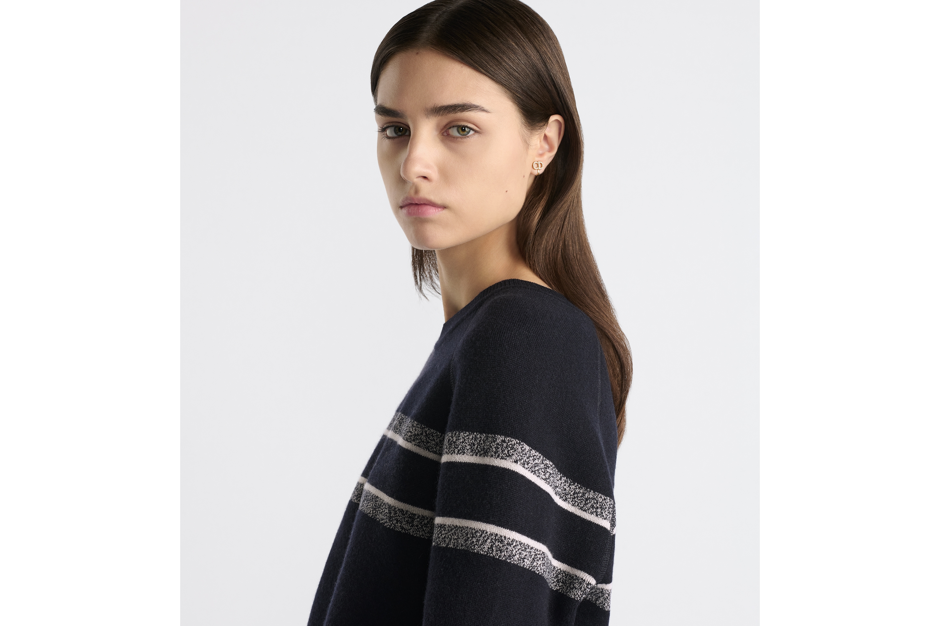 look_image_alt_prefix 双面圆领毛衫 蓝色双面山羊绒混纺科技面料 Oblique 印花 E05