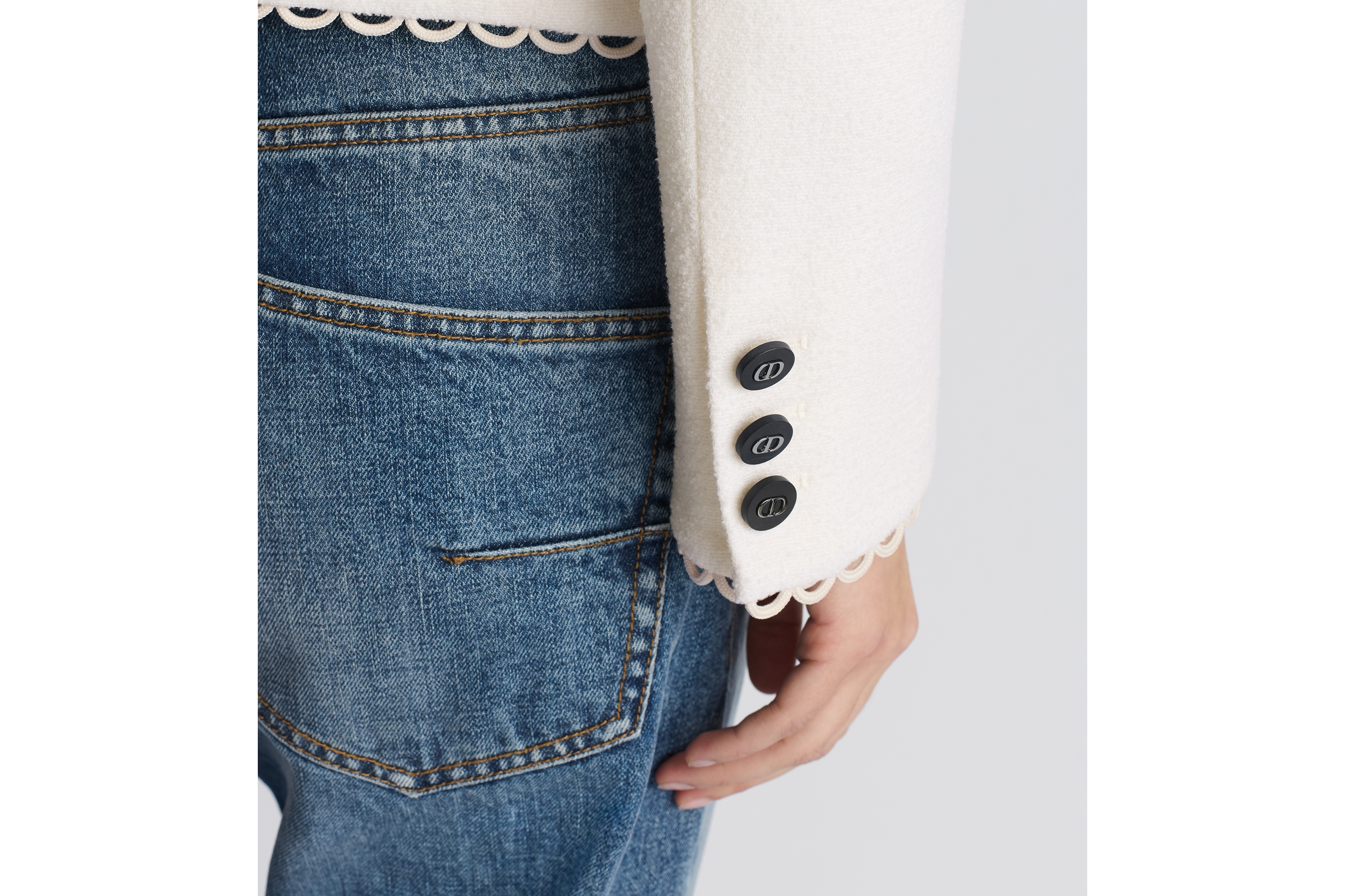 look_image_alt_prefix 短款外套 米白色双面绵羊毛混纺面料毛圈花式线 E11