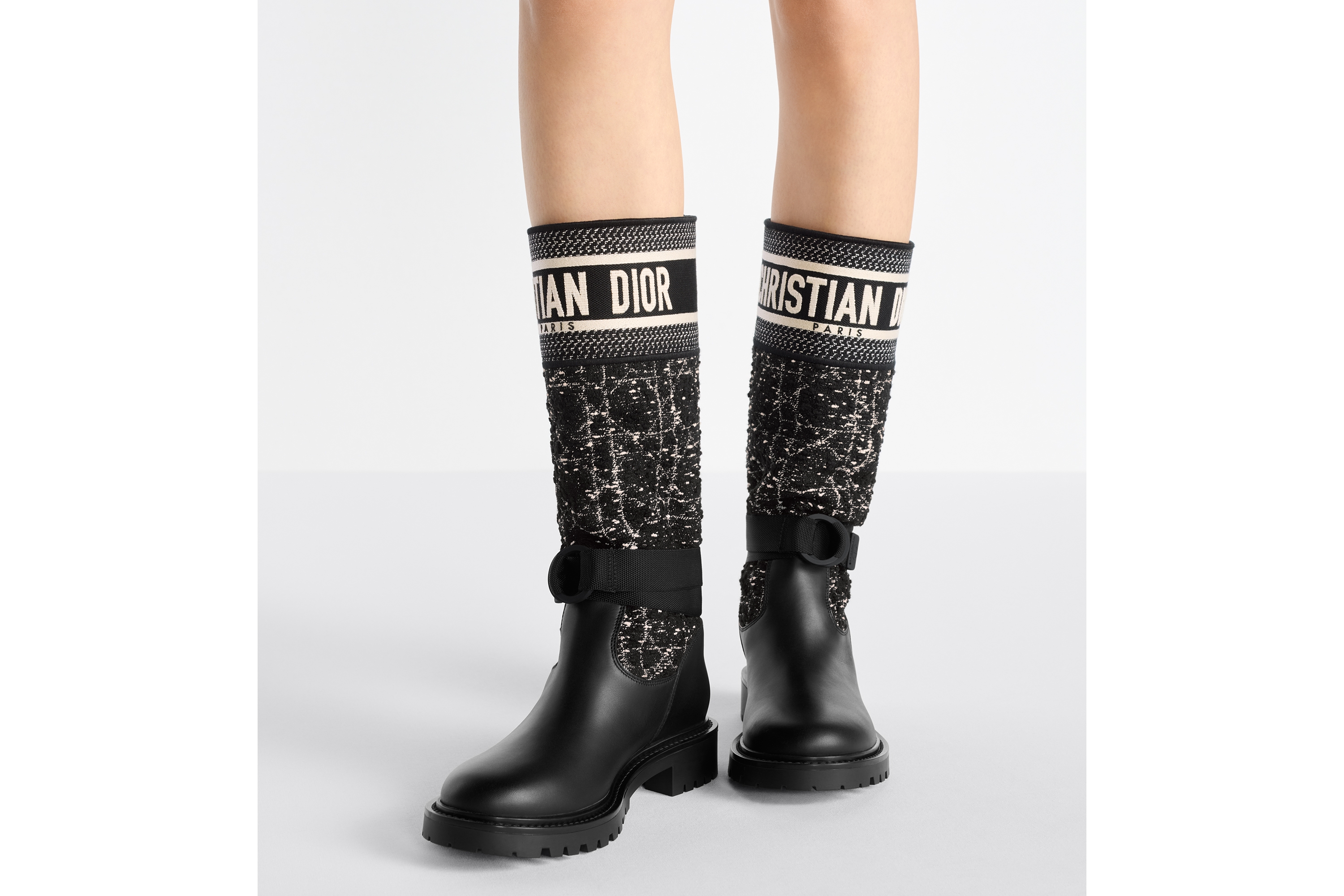 look_image_alt_prefix D-Major 靴子 黑色和白色藤格纹粗花呢和黑色牛皮革 E14