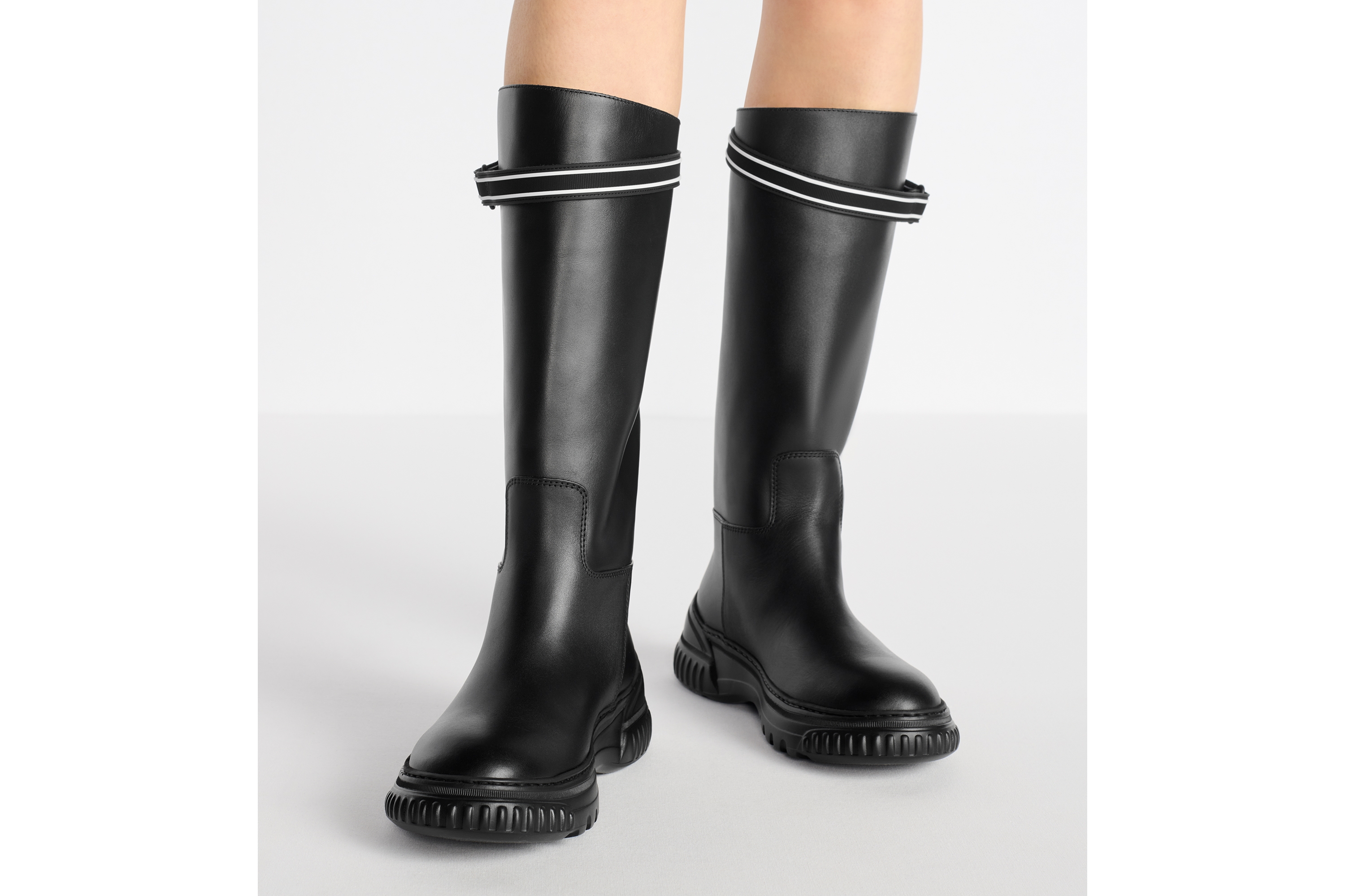 look_image_alt_prefix D-Racer 靴子 黑色牛皮革 E14