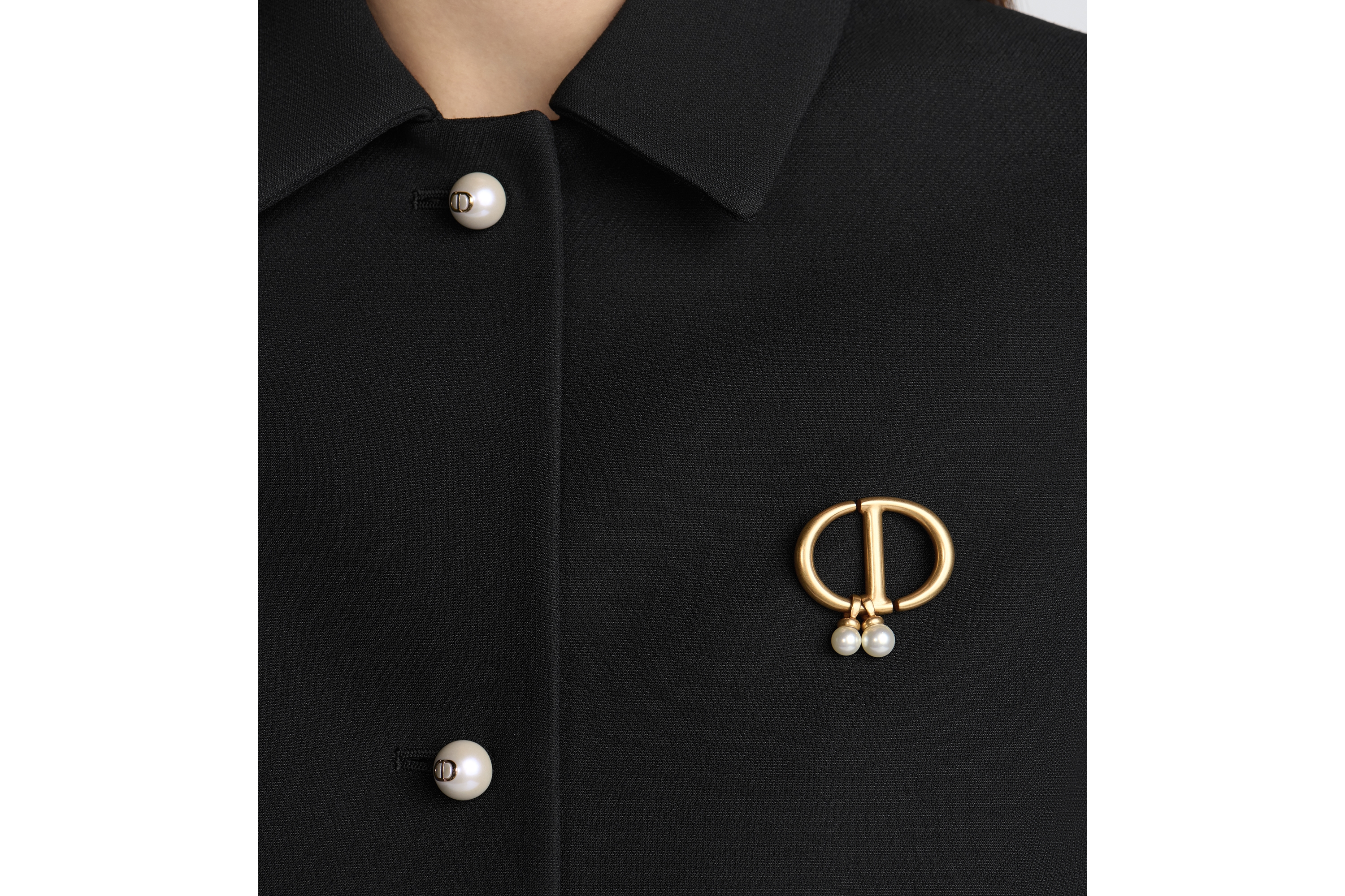 CD Navy 胸针 复古金色饰面金属和白色树脂珠饰 E12