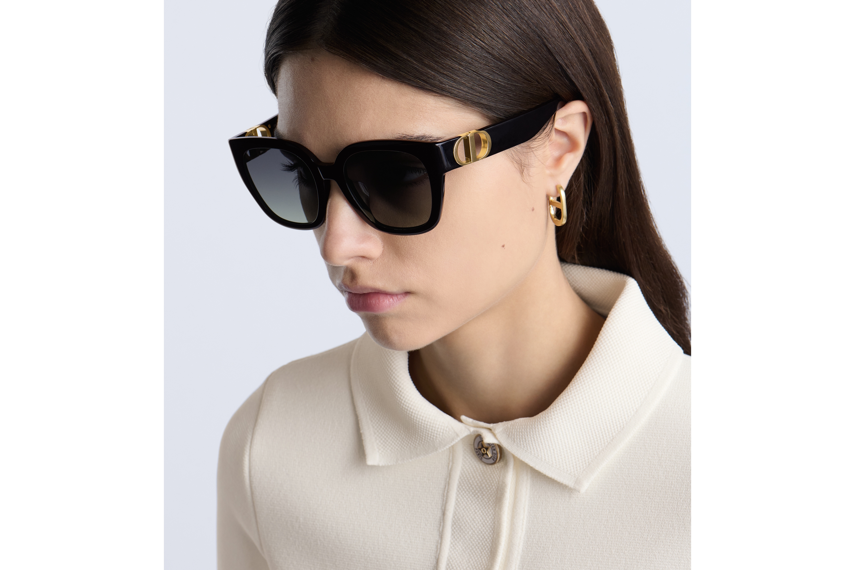 look_image_alt_prefix 30Montaigne S10F 太阳眼镜 黑色正方形镜框 E07