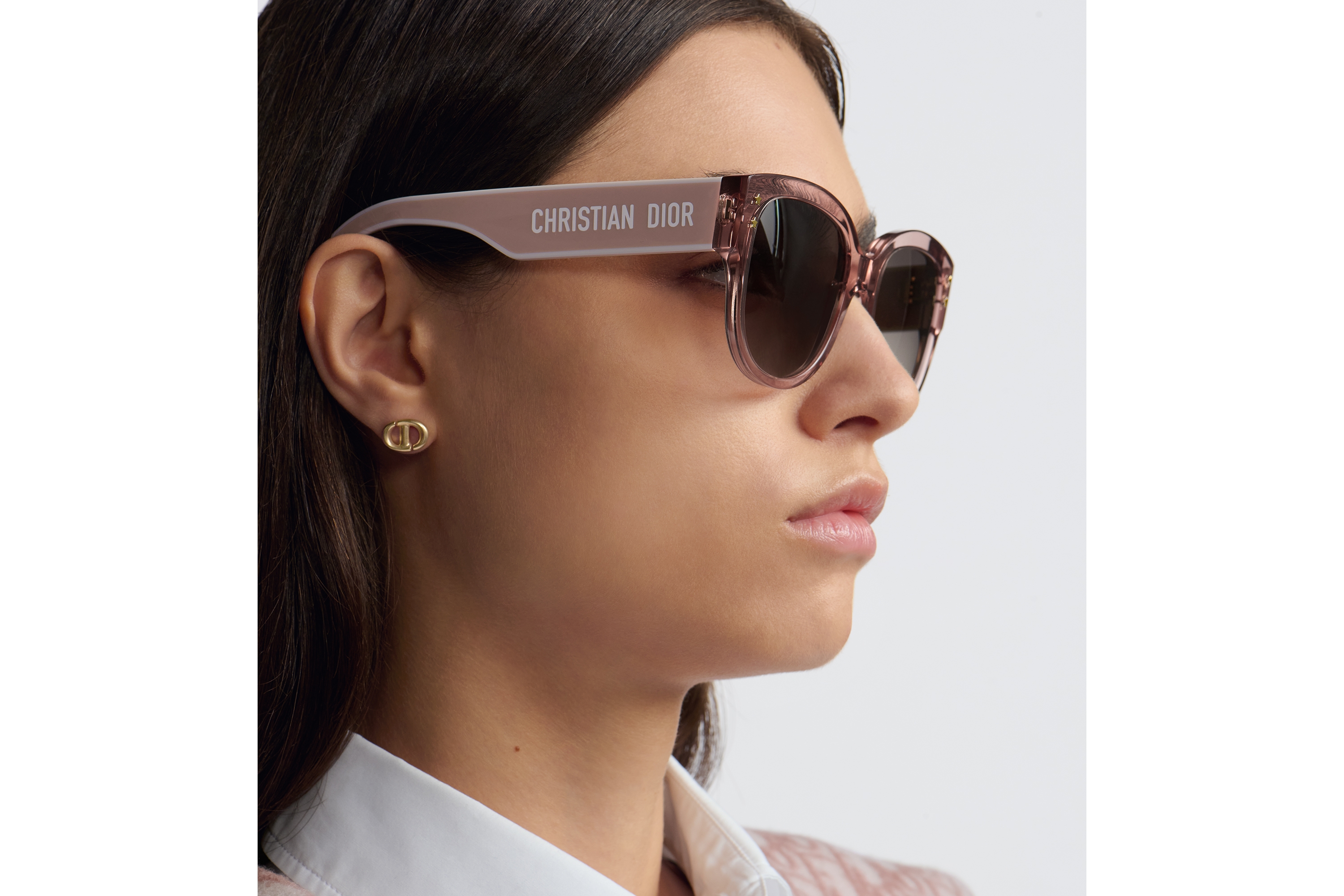 look_image_alt_prefix DiorPacific B2F 太阳眼镜 粉色半透明效果蝴蝶形镜框 E08