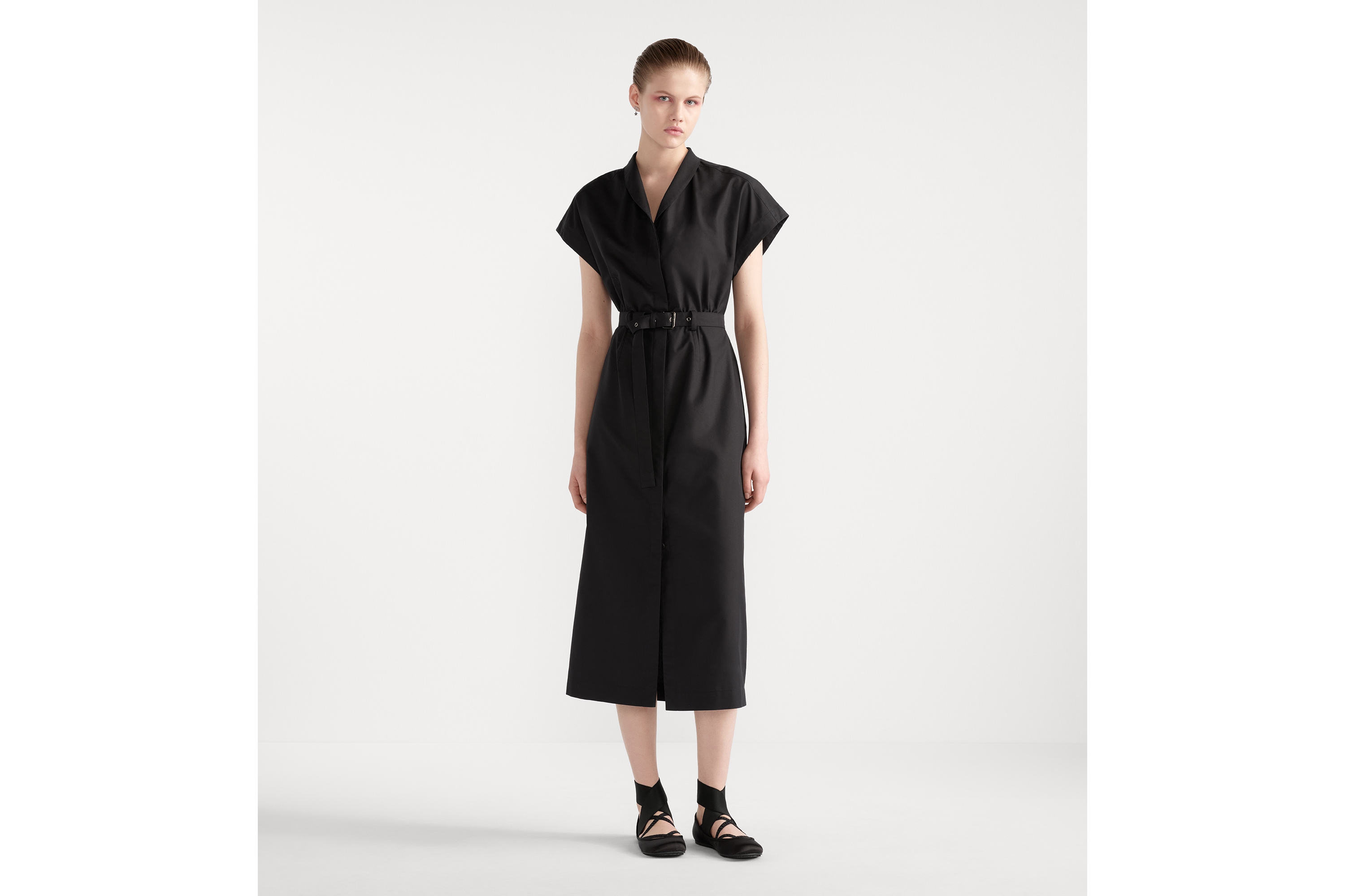 look_image_alt_prefix 中长款连衣裙 黑色棉质和桑蚕丝混纺府绸搭配腰带 E01