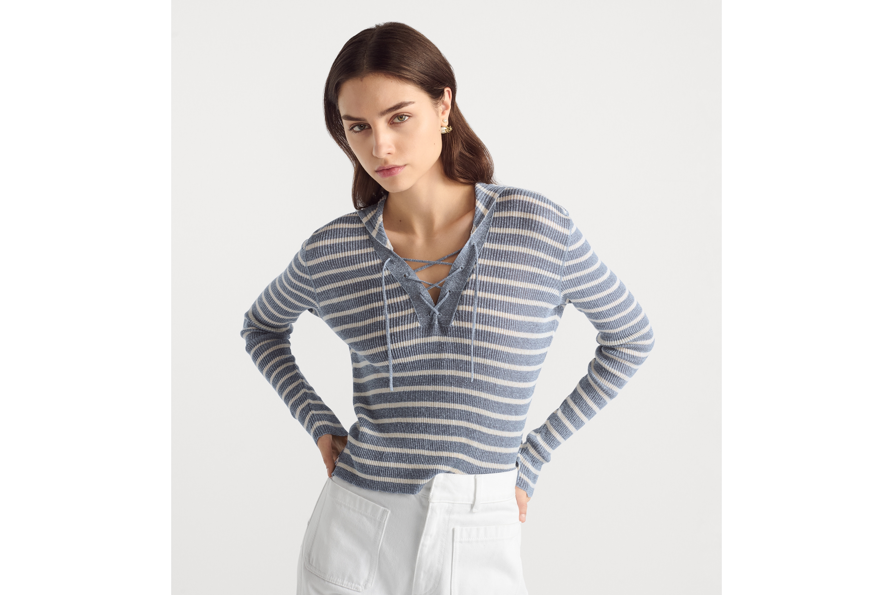 Dioriviera 系带领口针织衫 丹宁蓝色和米白色亚麻混纺针织面料 D-Stripes 图案 E04