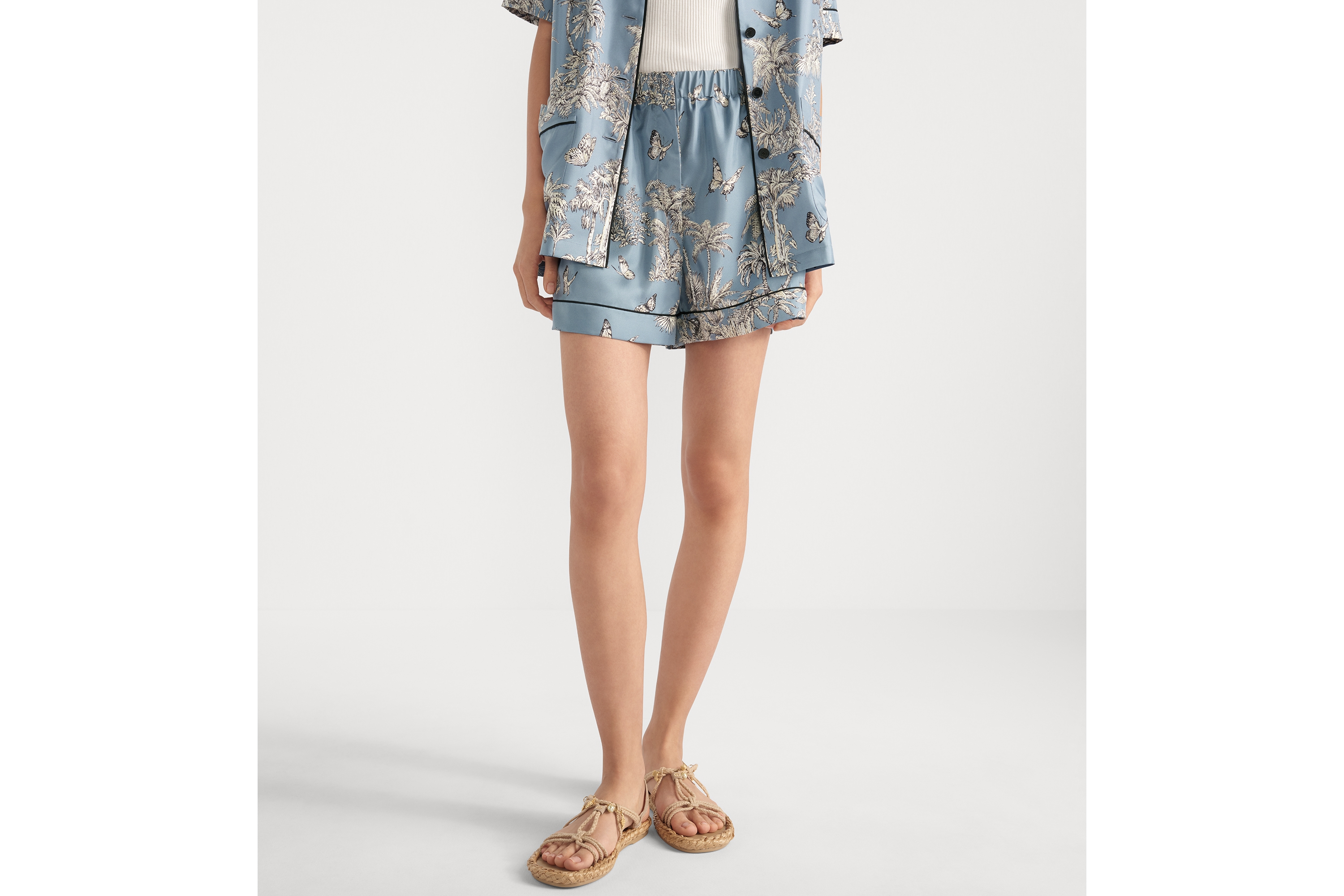 look_image_alt_prefix Dioriviera 短裤 太空蓝桑蚕丝斜纹面料白色 Palms 茹伊印花图案 E14