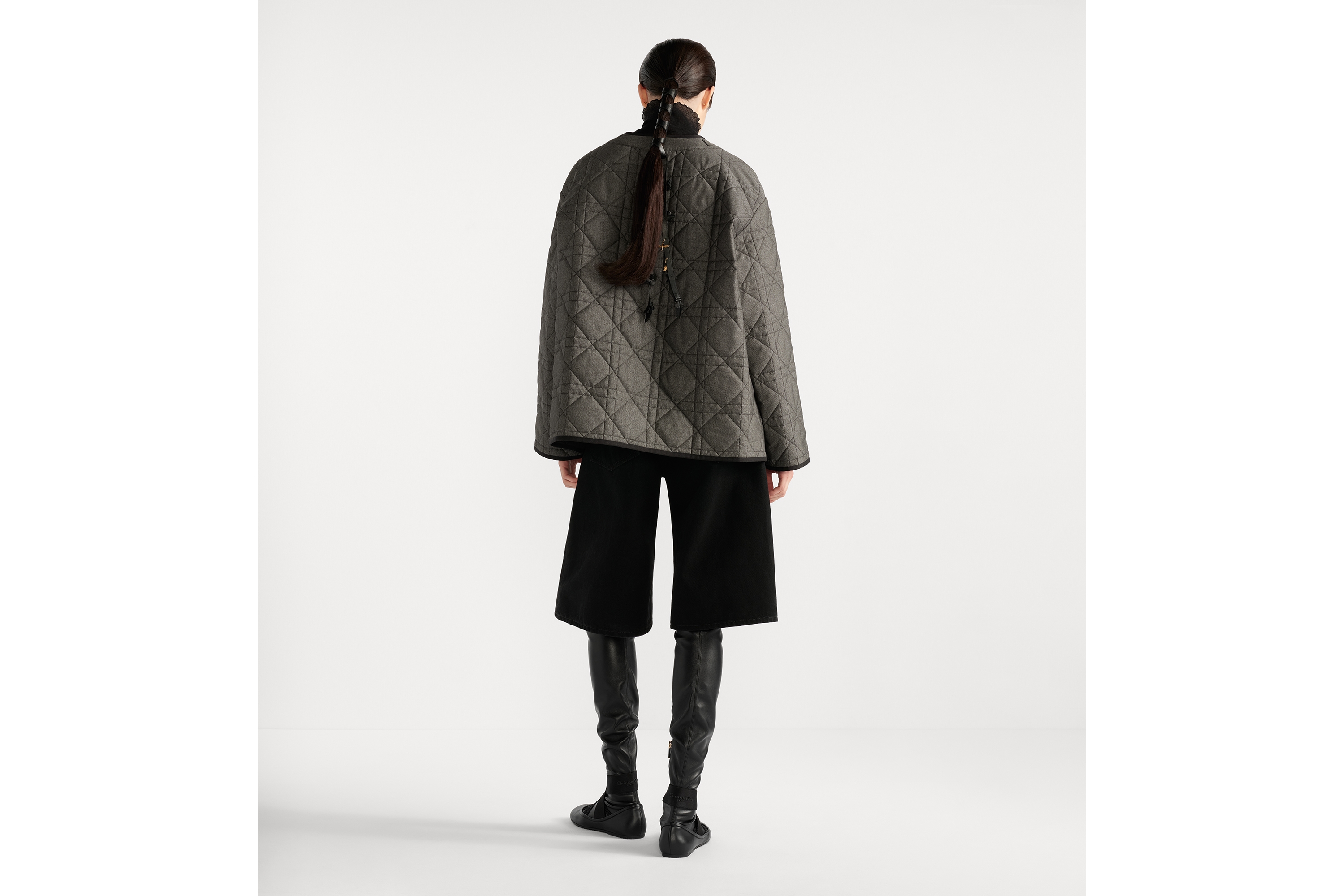 外套 灰色层次色调牛仔效果绗缝塔夫绸科技面料超大藤格纹图案 E03