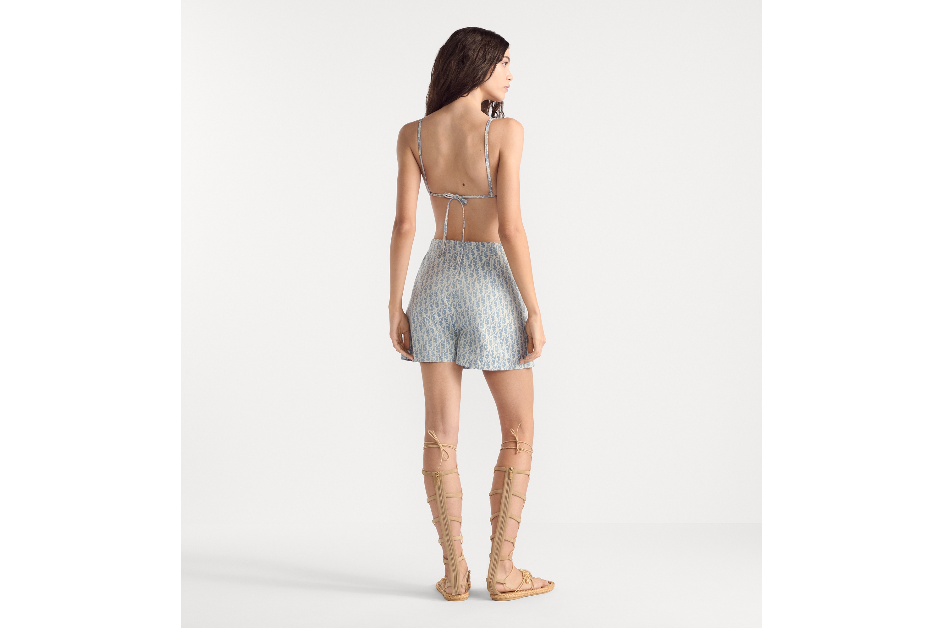 look_image_alt_prefix Dioriviera 裙裤 蓝色和白色塔夫绸提花科技面料 Oblique 印花 E03