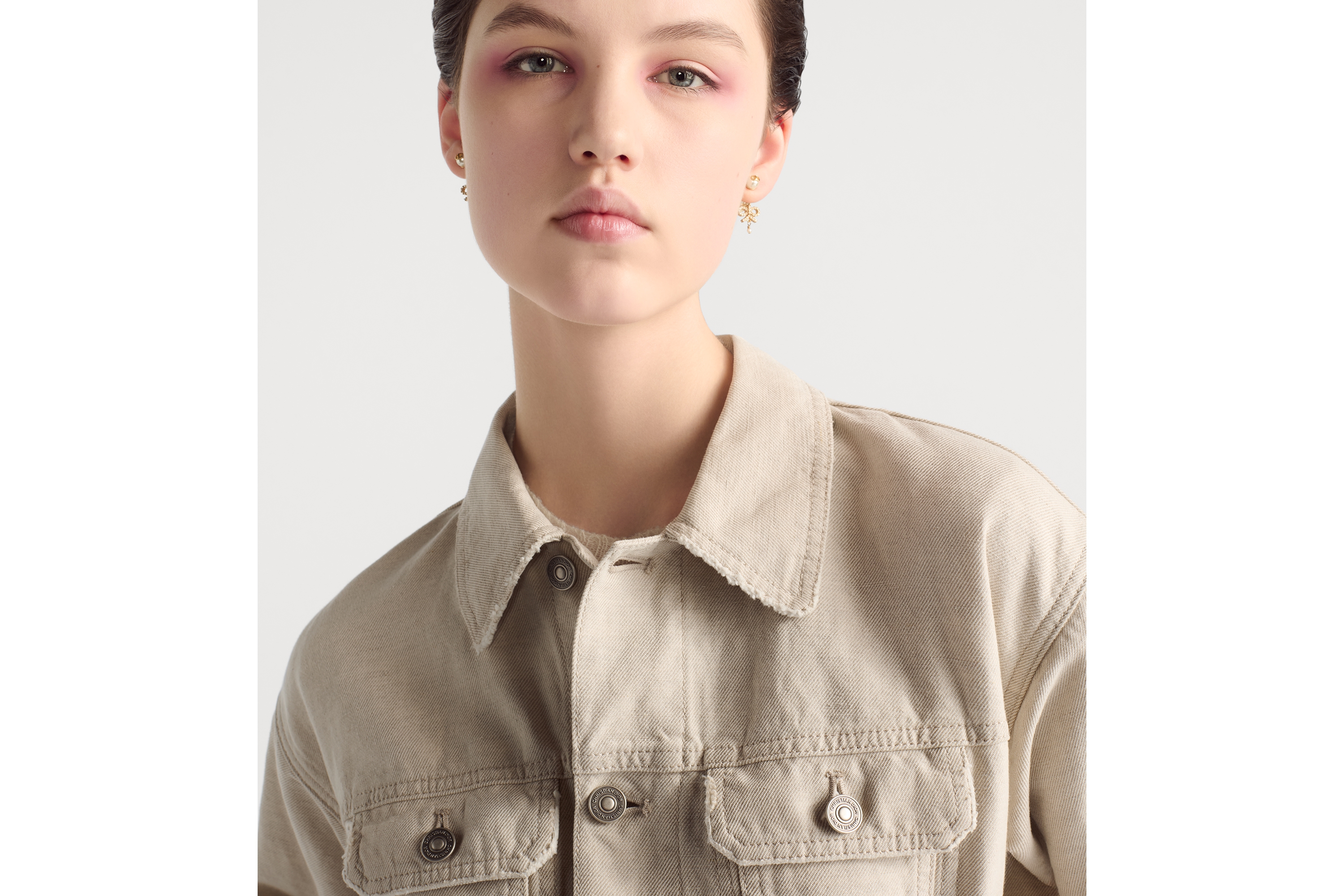 短款外套 米白色棉质和亚麻混纺牛仔面料搭配腰带 E04