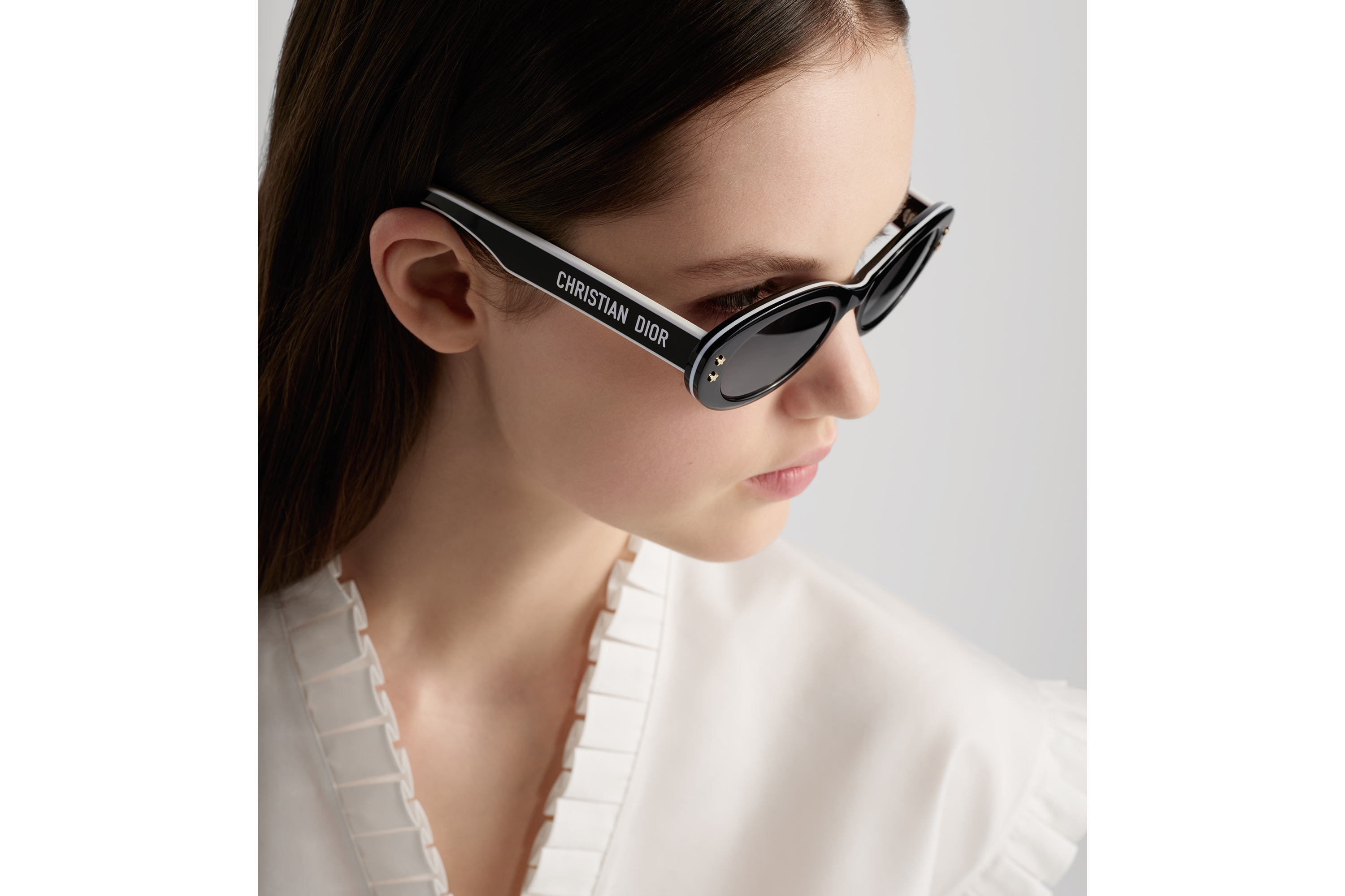 DiorPacific B4F 太阳眼镜 黑色椭圆形镜框 E08