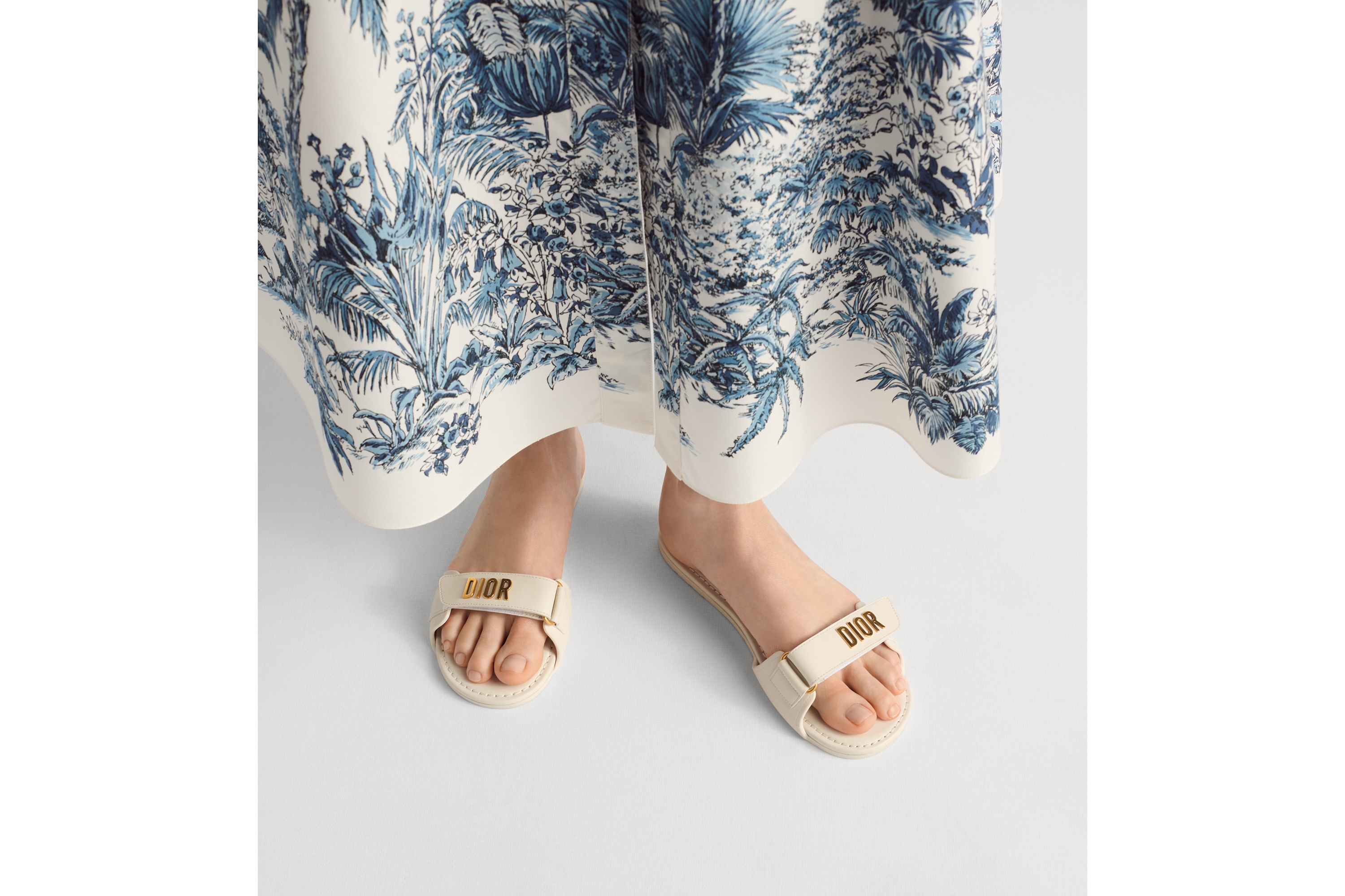 Dioriviera Dioract 凉拖 白色羊皮革和橡胶 E14