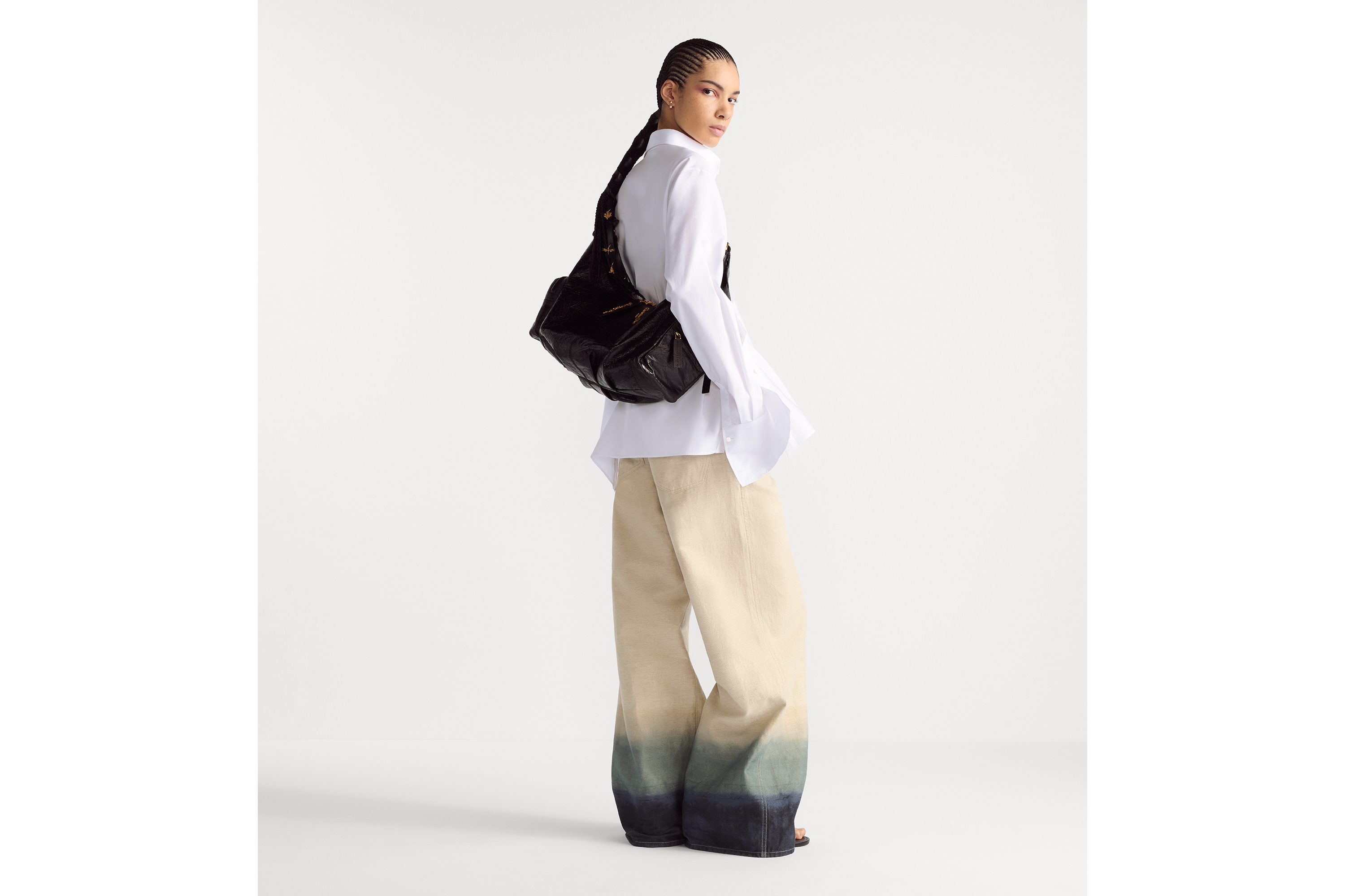 look_image_alt_prefix 中号 Grand Tour Multipocket 手袋 黑色褶皱牛皮革 E02