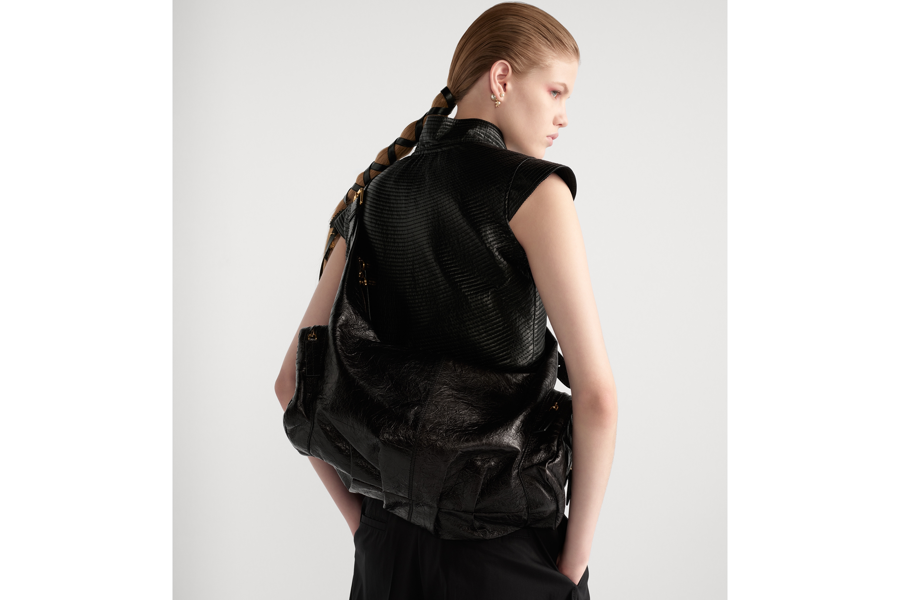 大号 Grand Tour Multipocket 手袋 黑色褶皱牛皮革 E06