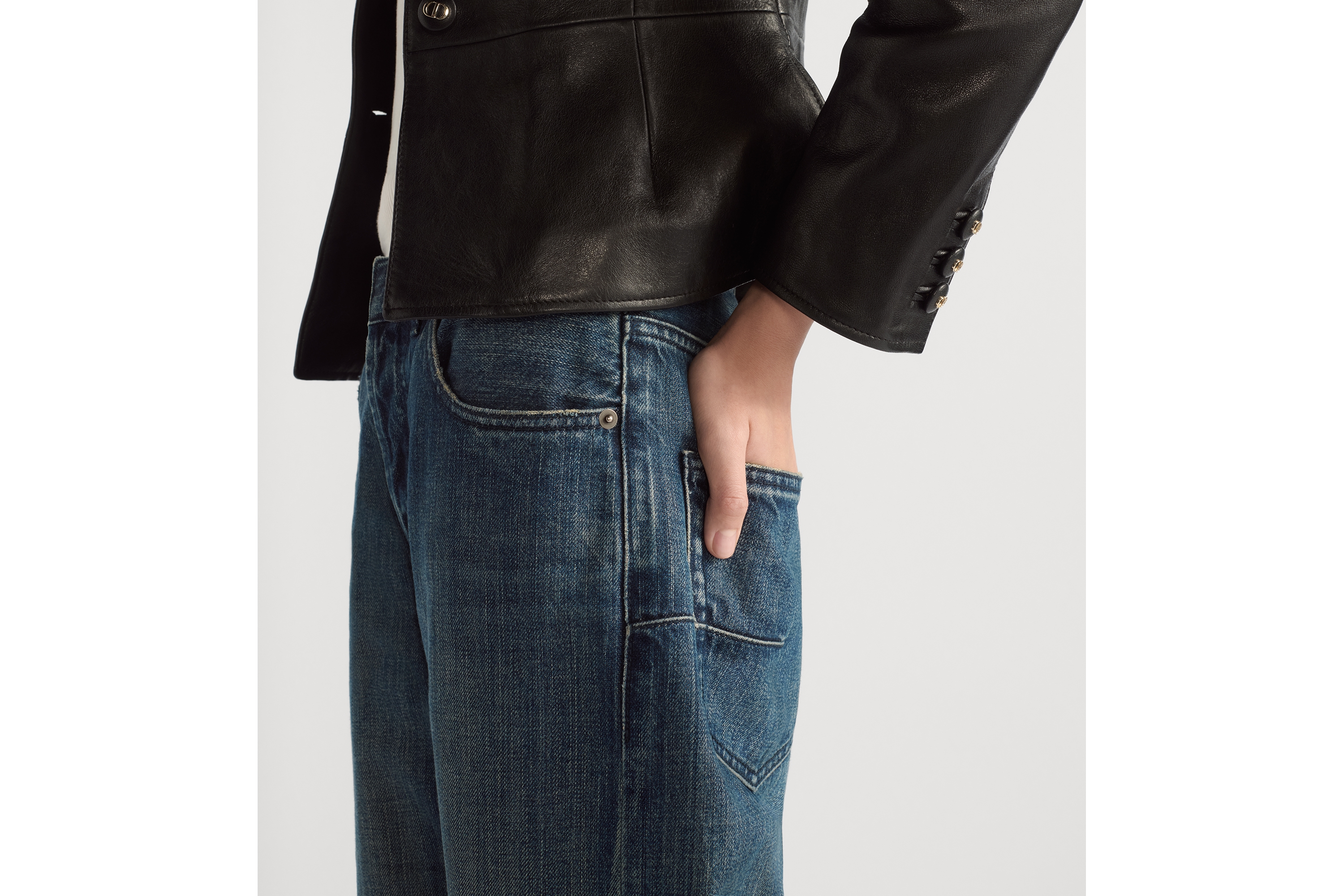 look_image_alt_prefix 男友风牛仔裤 蓝色牛仔面料 E10