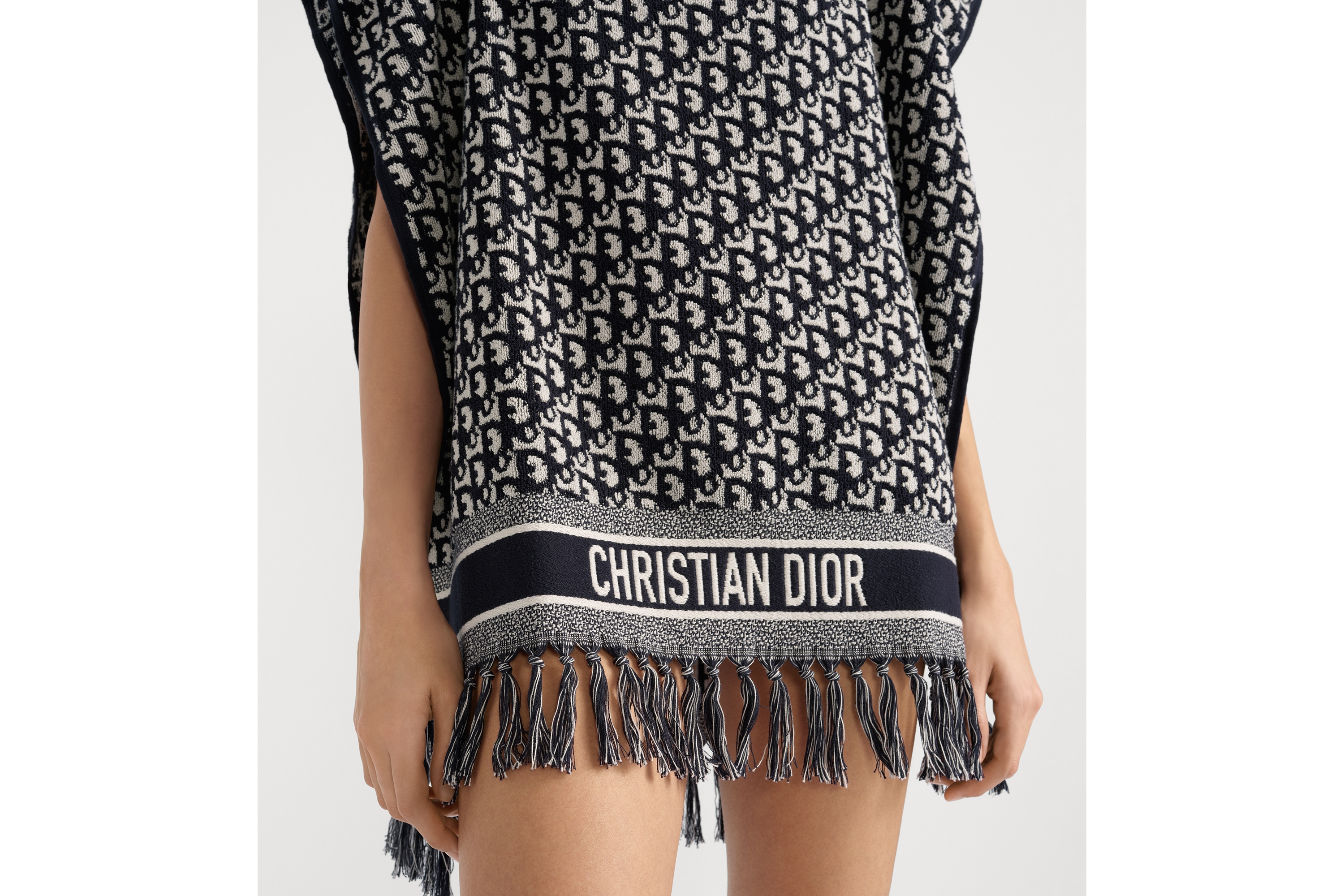 look_image_alt_prefix Dior 印花连帽斗篷 海军蓝色棉质面料 Oblique 印花 E10