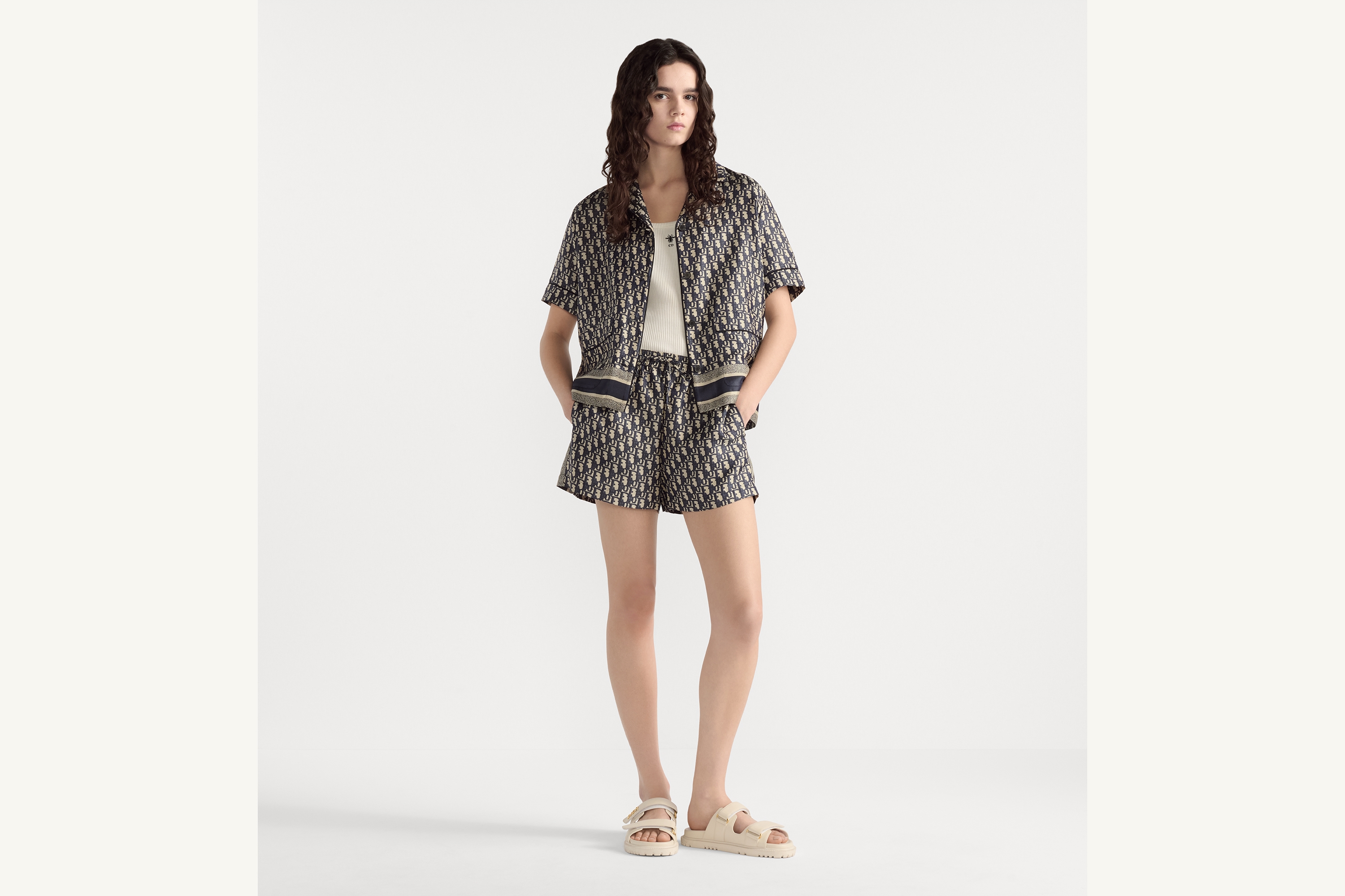 look_image_alt_prefix Dior Chez Moi 短袖衬衫 蓝色桑蚕丝斜纹面料 Oblique 印花 E01