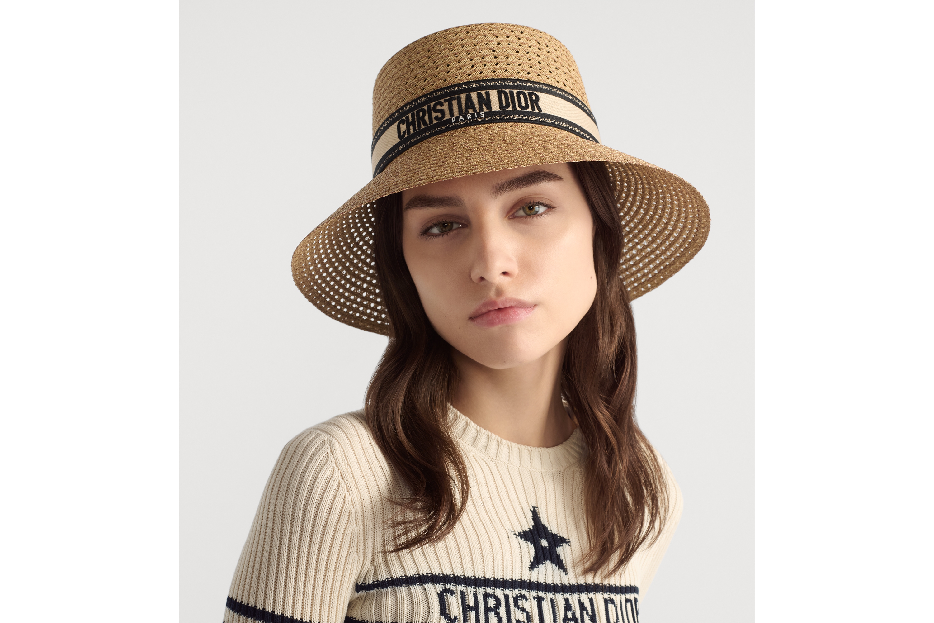 look_image_alt_prefix D-Bobby 宽檐帽 纸编和米色与黑色刺绣条形图案 E08