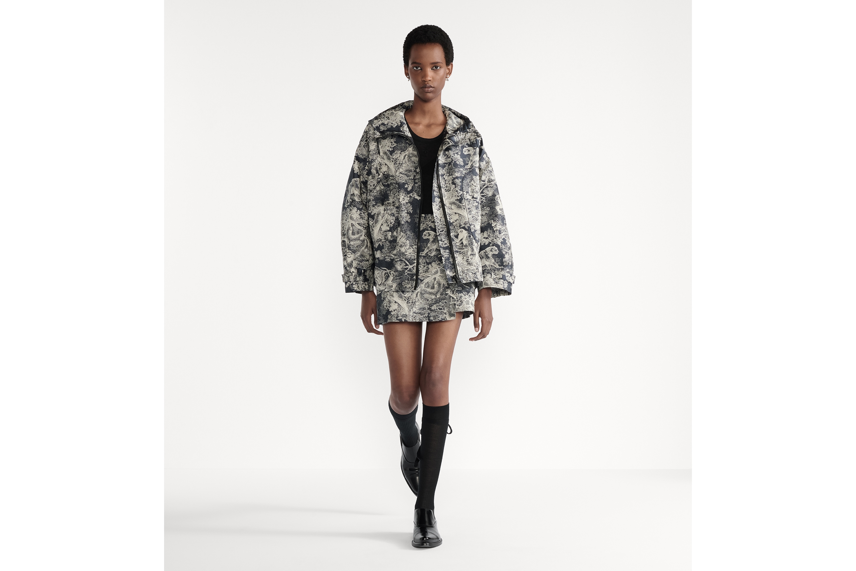 Dioriviera 裙裤 深蓝色和白色塔夫绸提花科技面料 Sauvage 茹伊印花图案 E02