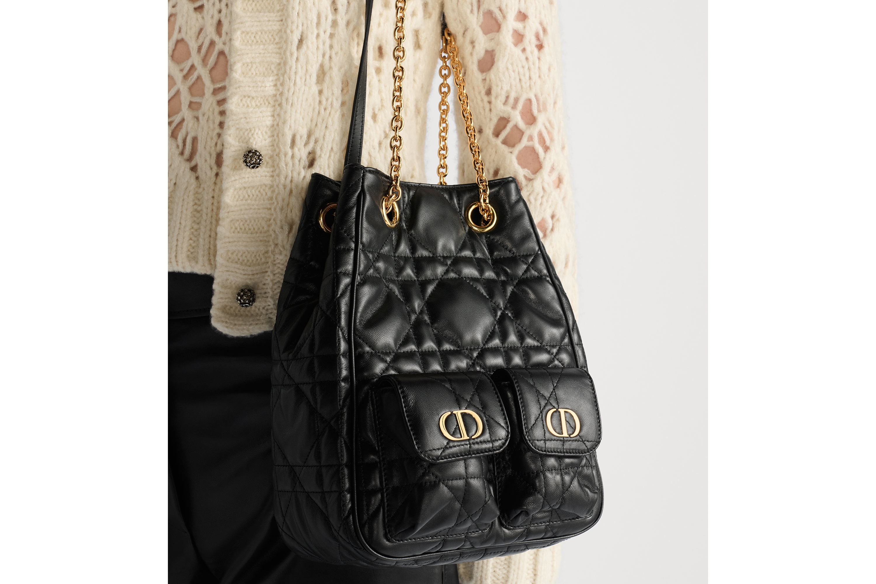 中号 Dior Caro Multicarry 双肩背包（附链条） 黑色羊皮革超大藤格纹 E17