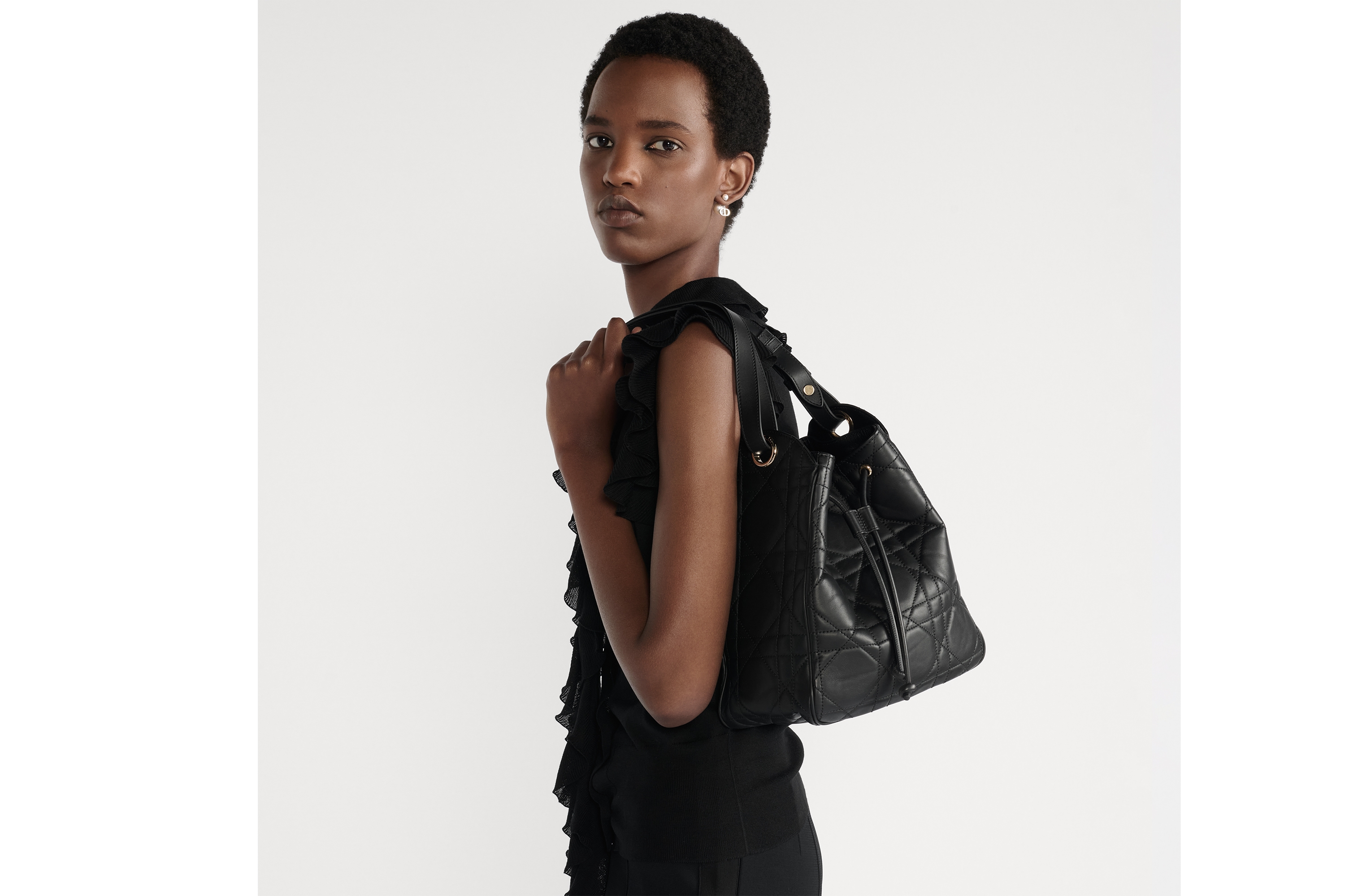 中号 D-Motion 手袋 黑色羊皮革超大藤格纹 E05