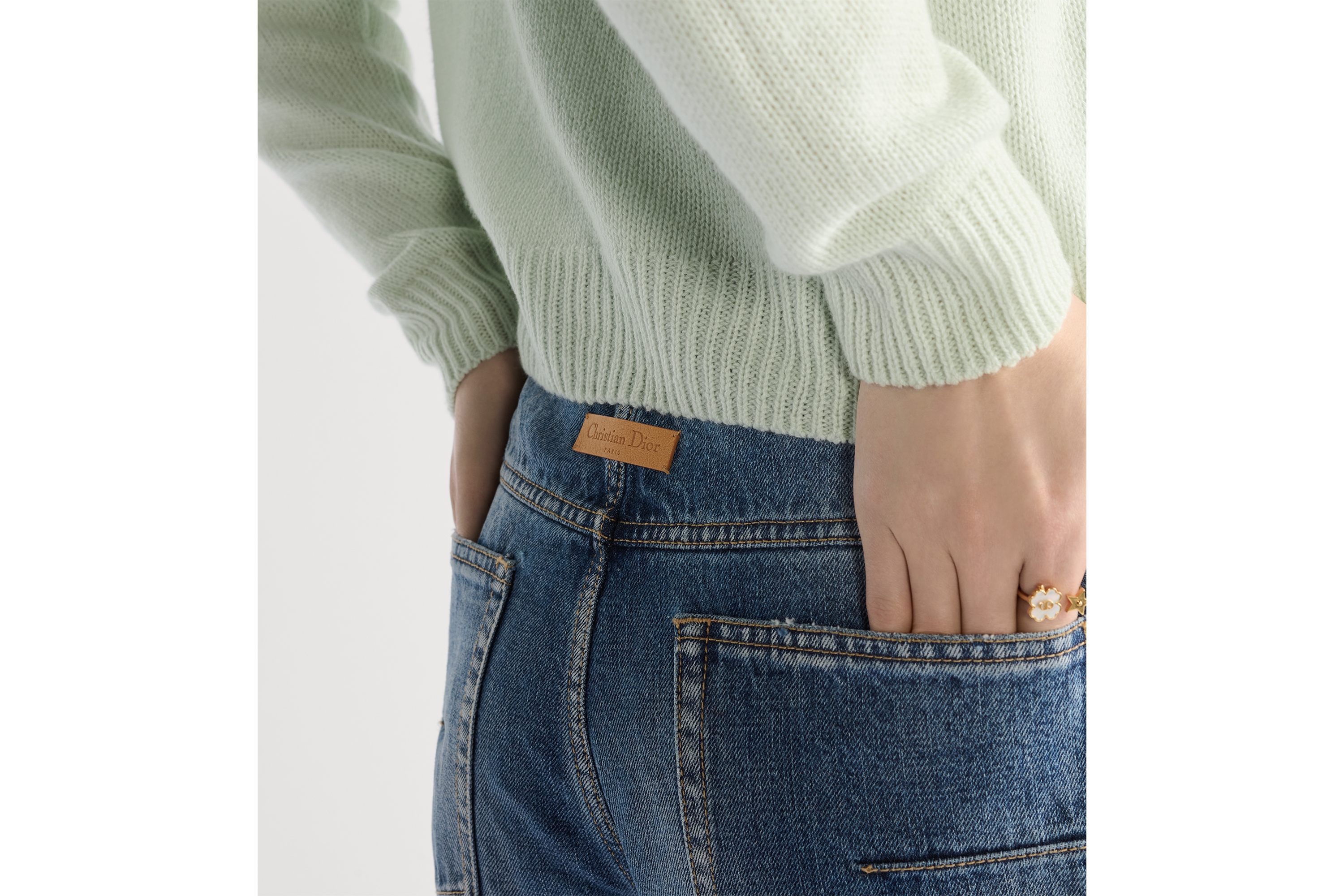 常规版型牛仔裤 蓝色石洗棉质牛仔布 E13