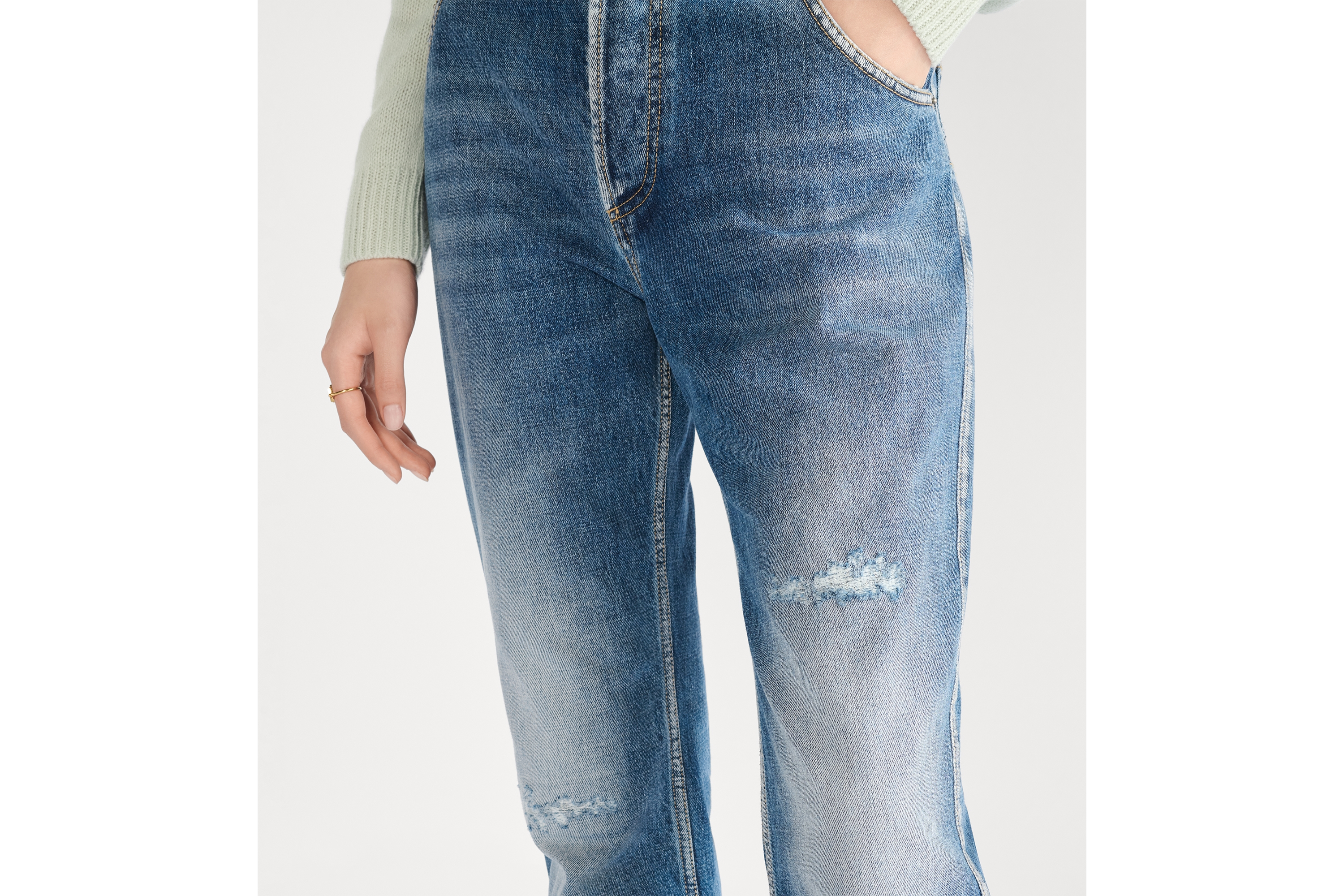 常规版型牛仔裤 蓝色石洗棉质牛仔布 E14