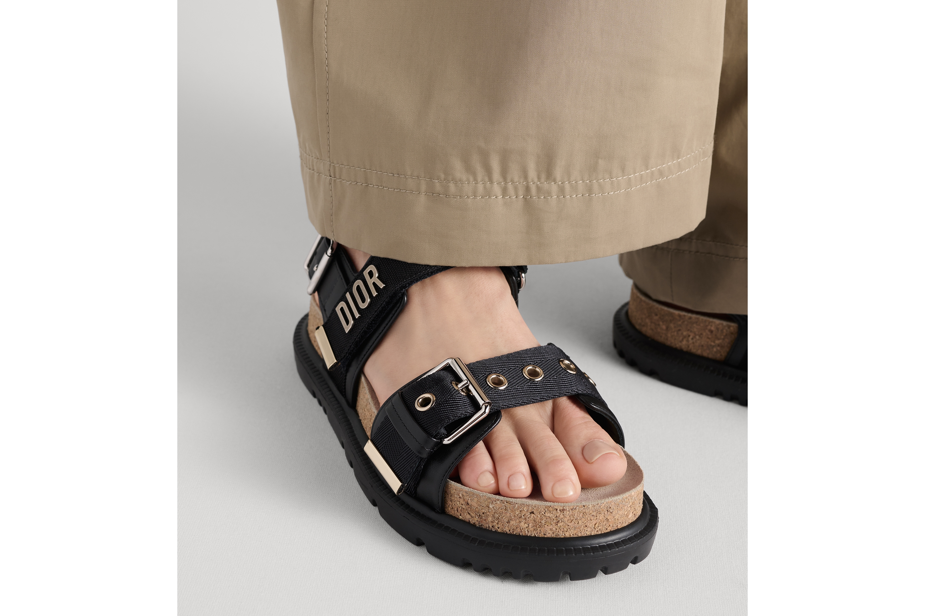 Dioract 凉鞋 黑色羊皮革和科技面料 E15