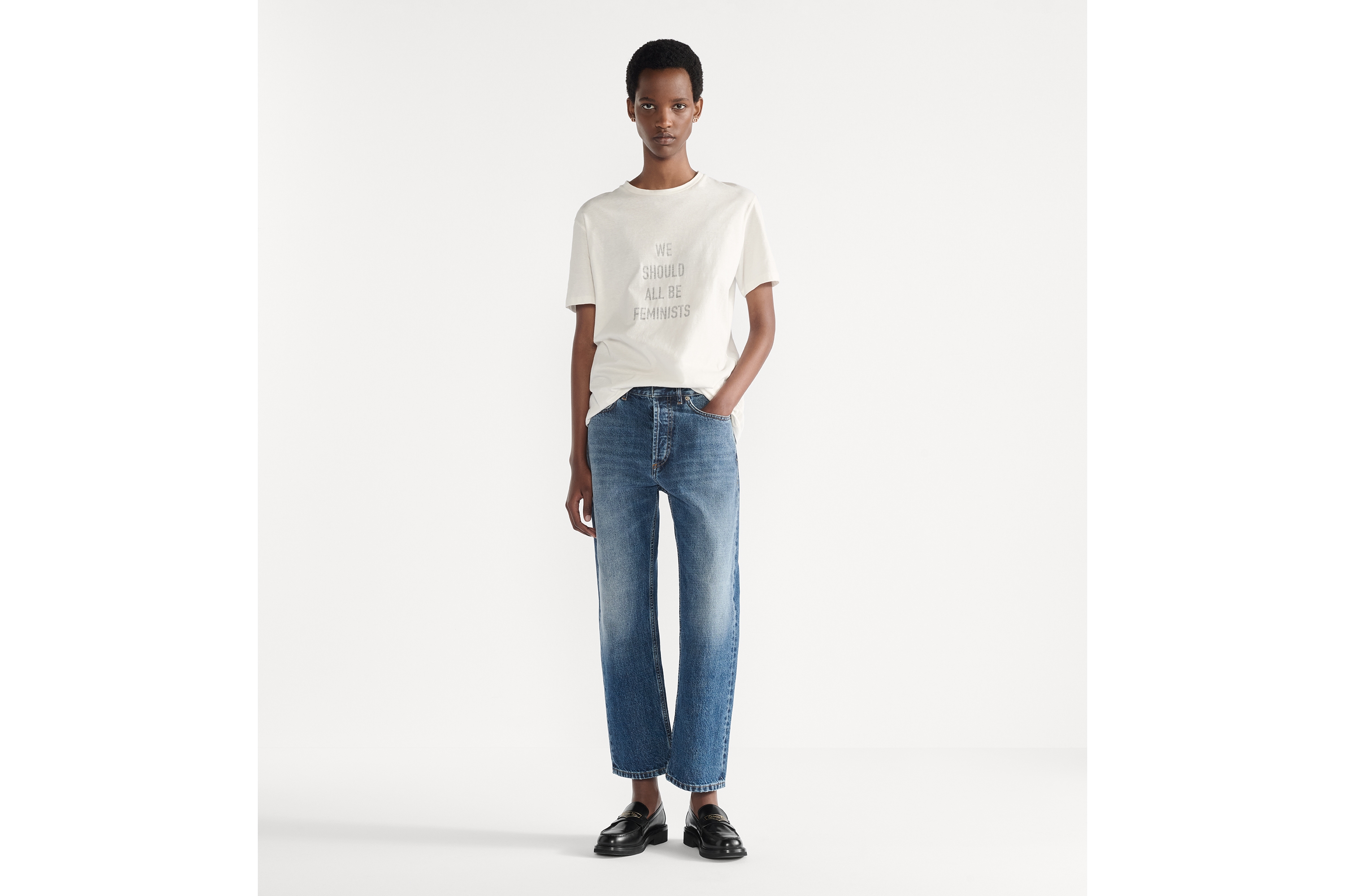 look_image_alt_prefix T 恤 白色棉质混纺平纹针织面料 We Should All Be Feminists 字样 E01