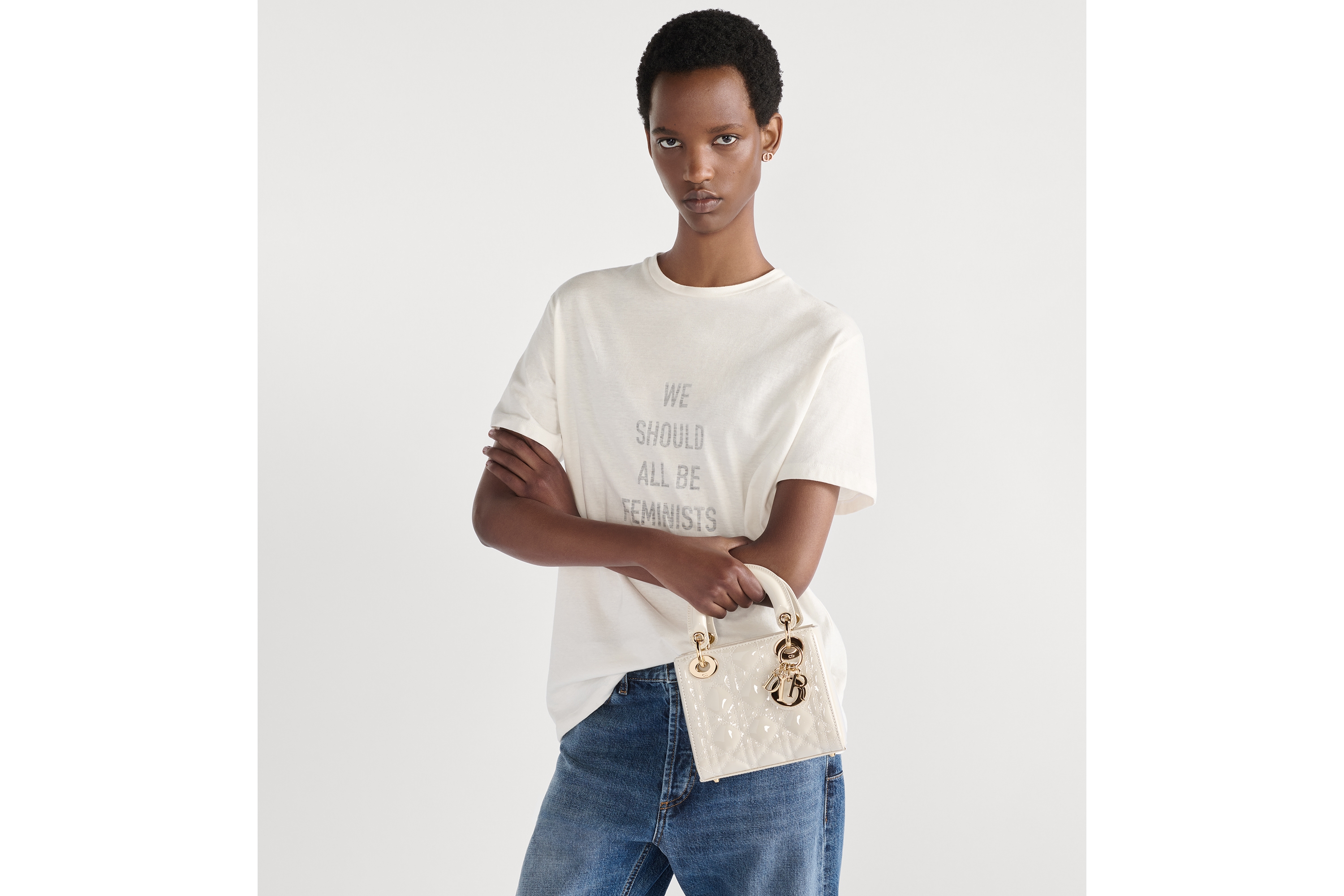 look_image_alt_prefix 迷你 Lady Dior 手袋 奶白色漆皮牛皮革藤格纹 E04