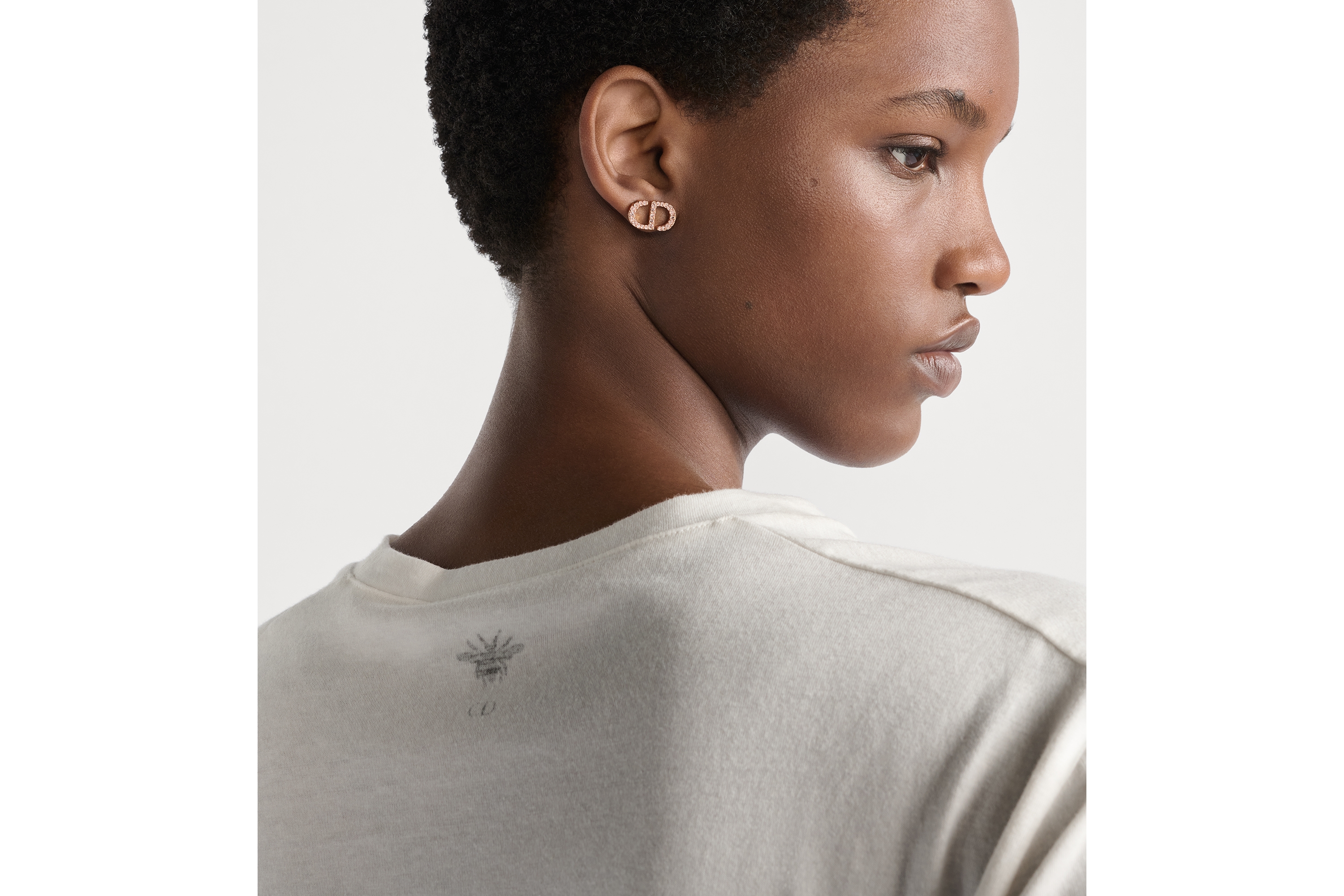 look_image_alt_prefix T 恤 白色棉质混纺平纹针织面料 We Should All Be Feminists 字样 E09