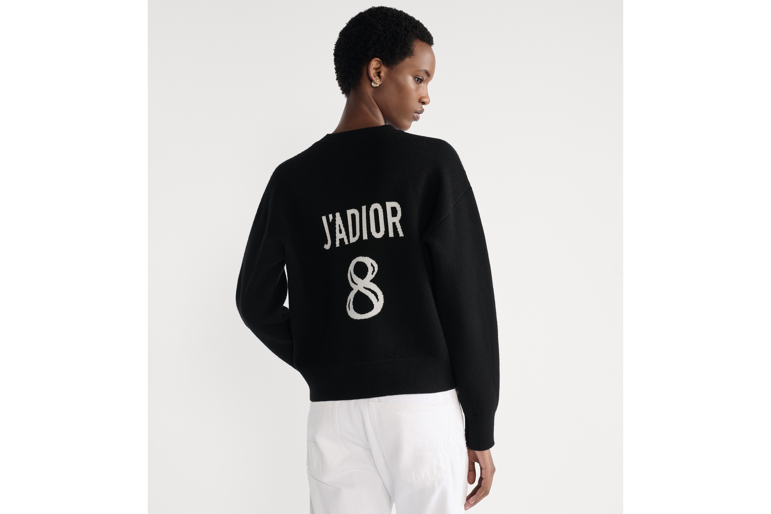 look_image_alt_prefix 宽松针织衫 黑色山羊绒混纺面料 J'Adior 8 字样 E06