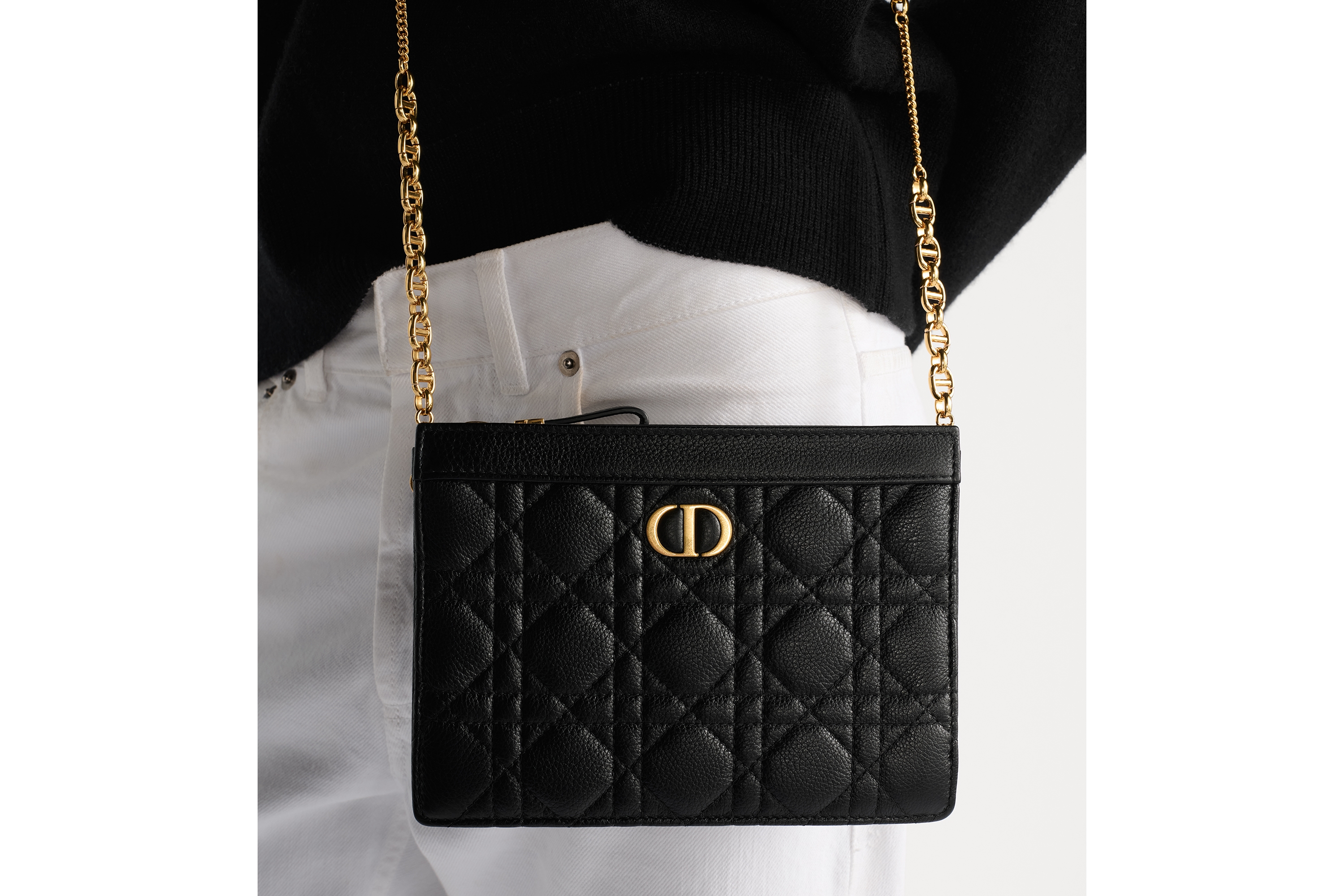 look_image_alt_prefix Dior Caro Every Dior 手拿包 黑色柔软牛皮革藤格纹 E10